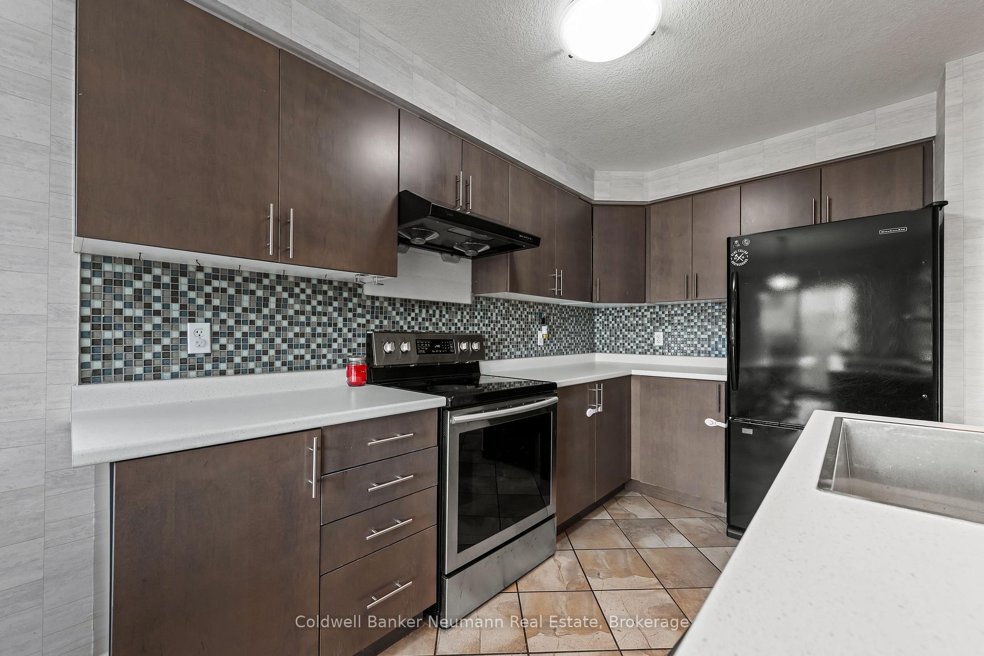 Photo 12 of 40 Laughland Lane, Guelph, Pineridge/Westminster Woods — HOMEH