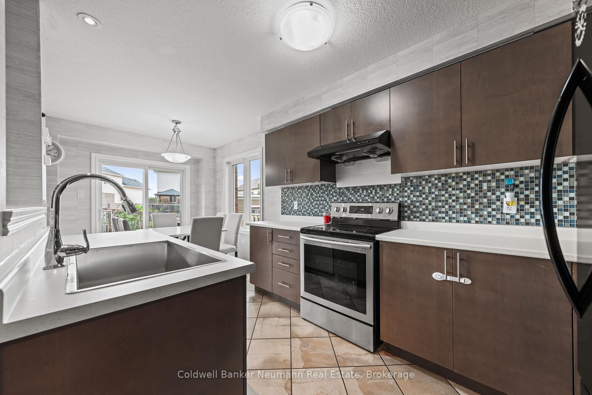 Photo 13 of 40 Laughland Lane, Guelph, Pineridge/Westminster Woods — HOMEH
