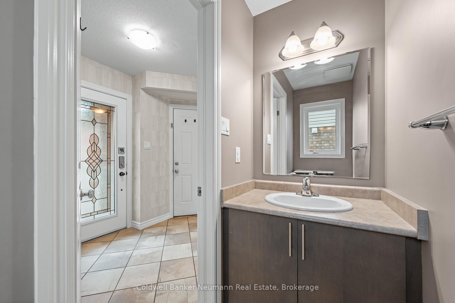 Photo 16 of 40 Laughland Lane, Guelph, Pineridge/Westminster Woods — HOMEH