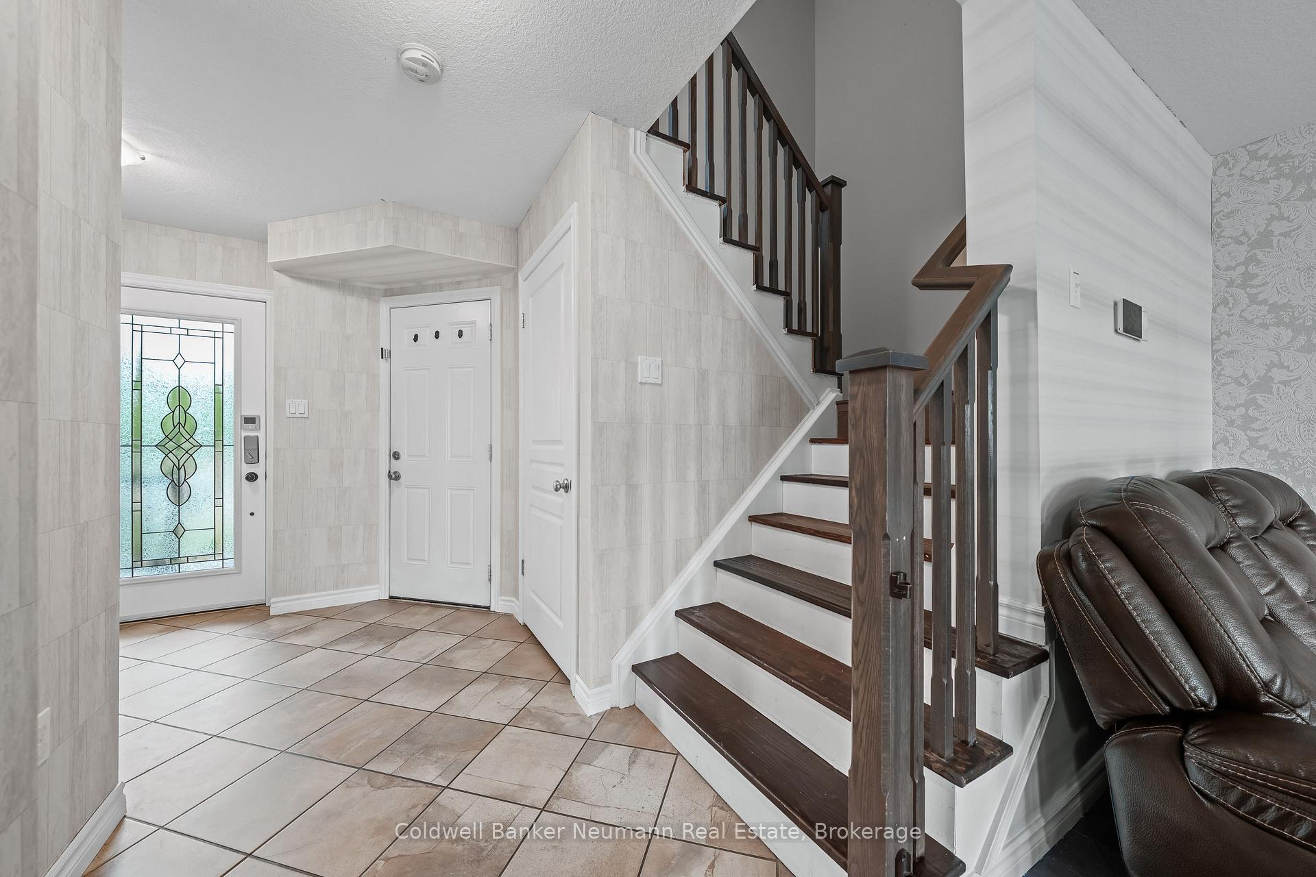 Photo 17 of 40 Laughland Lane, Guelph, Pineridge/Westminster Woods — HOMEH