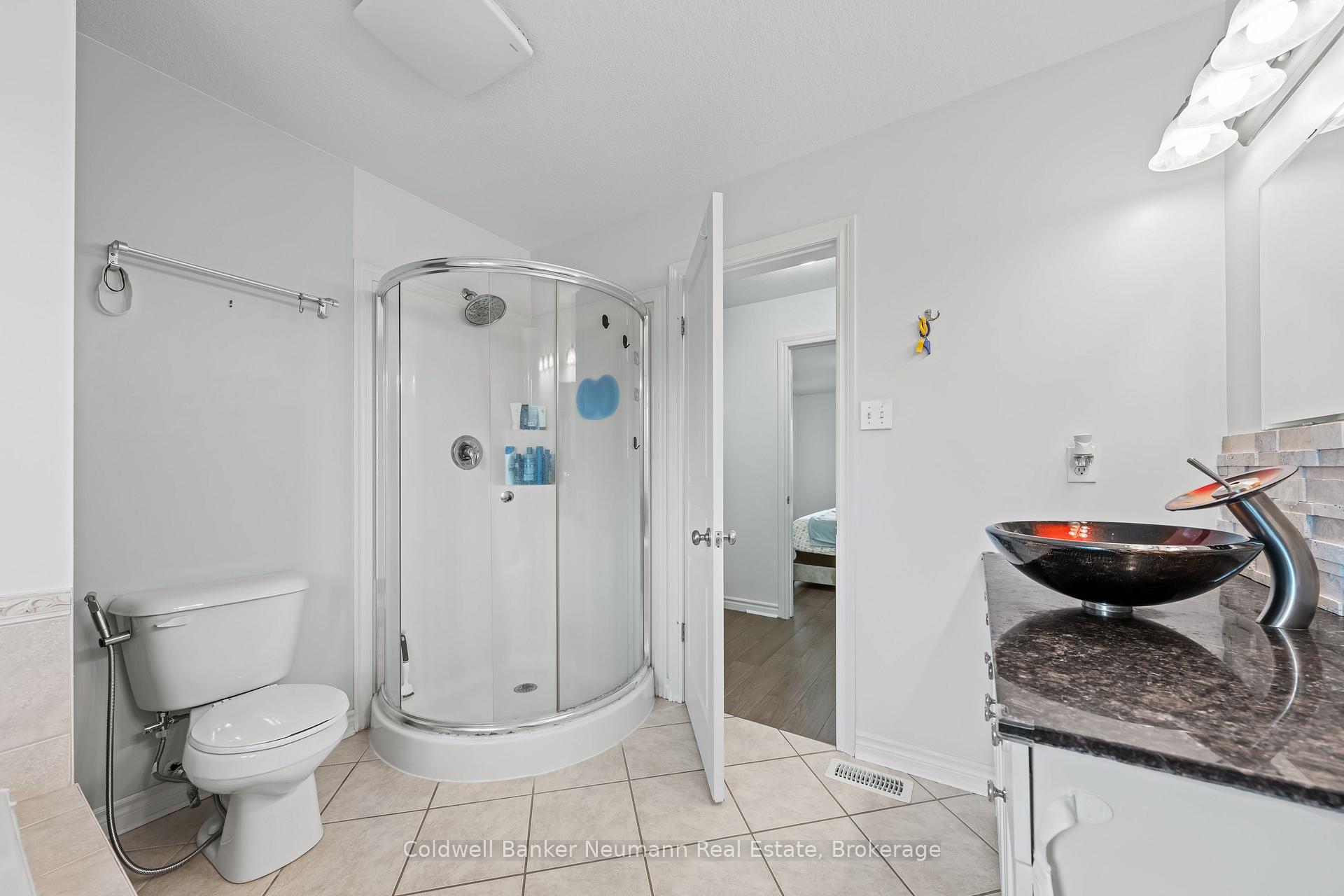 Photo 23 of 40 Laughland Lane, Guelph, Pineridge/Westminster Woods — HOMEH