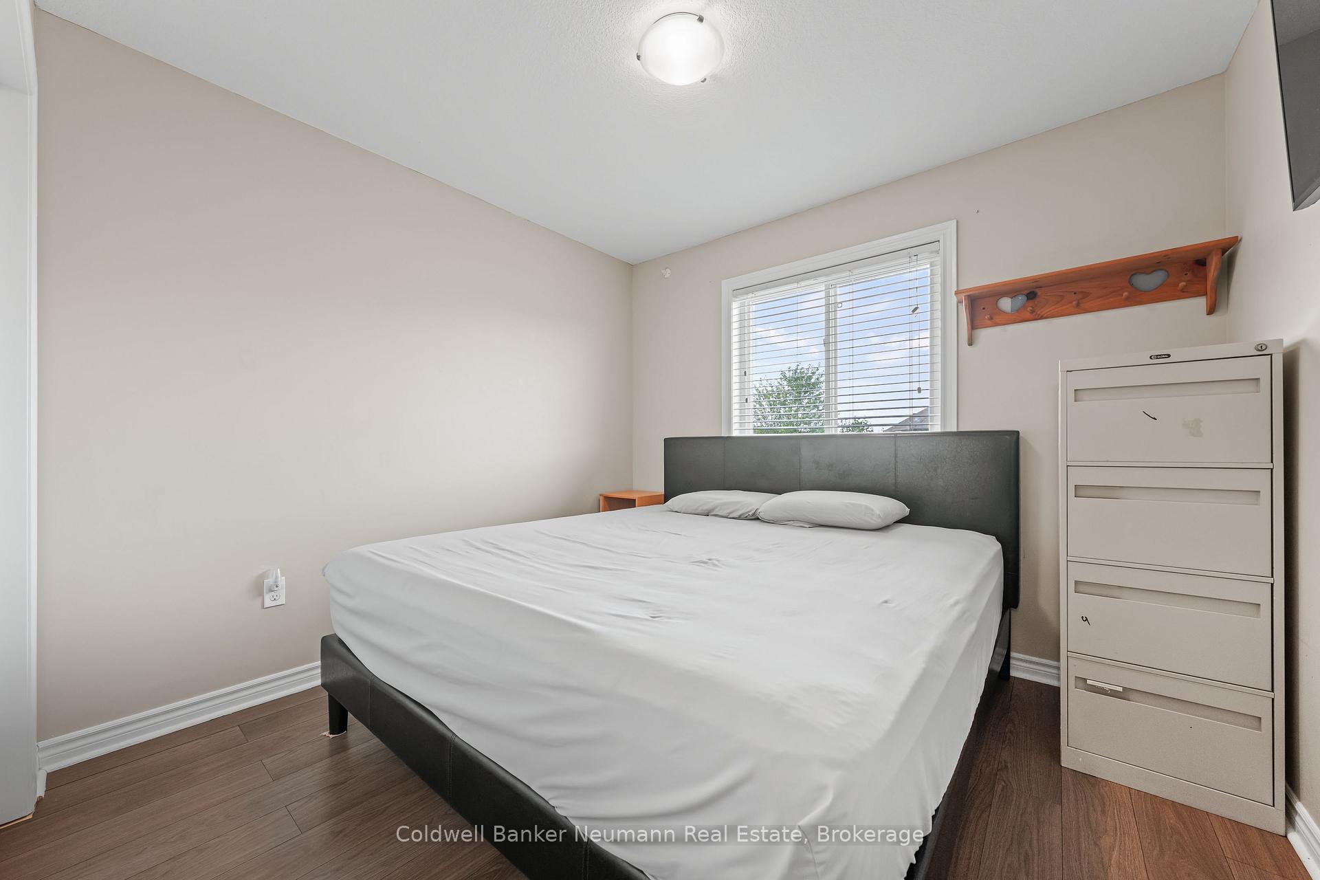 Photo 24 of 40 Laughland Lane, Guelph, Pineridge/Westminster Woods — HOMEH