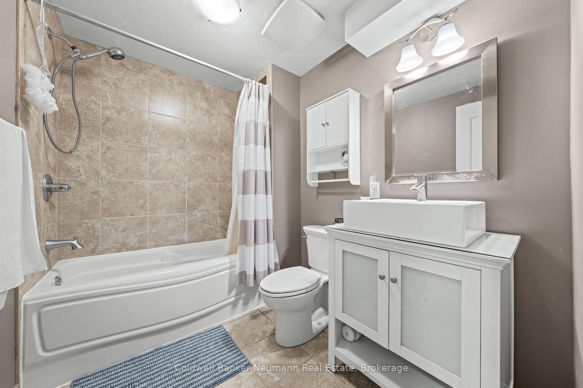 Photo 30 of 40 Laughland Lane, Guelph, Pineridge/Westminster Woods — HOMEH