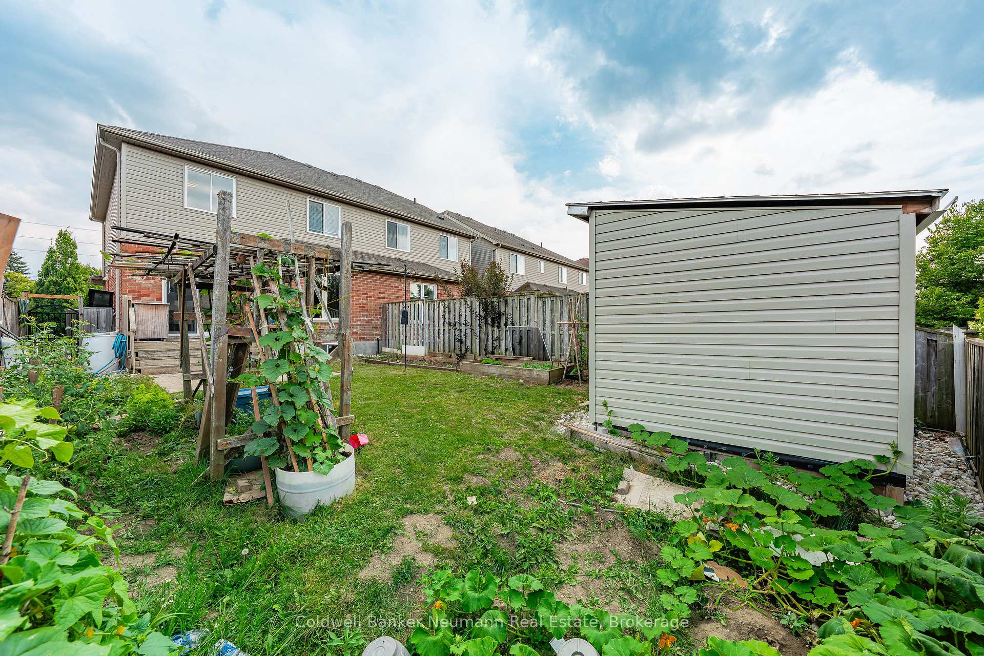 Photo 38 of 40 Laughland Lane, Guelph, Pineridge/Westminster Woods — HOMEH