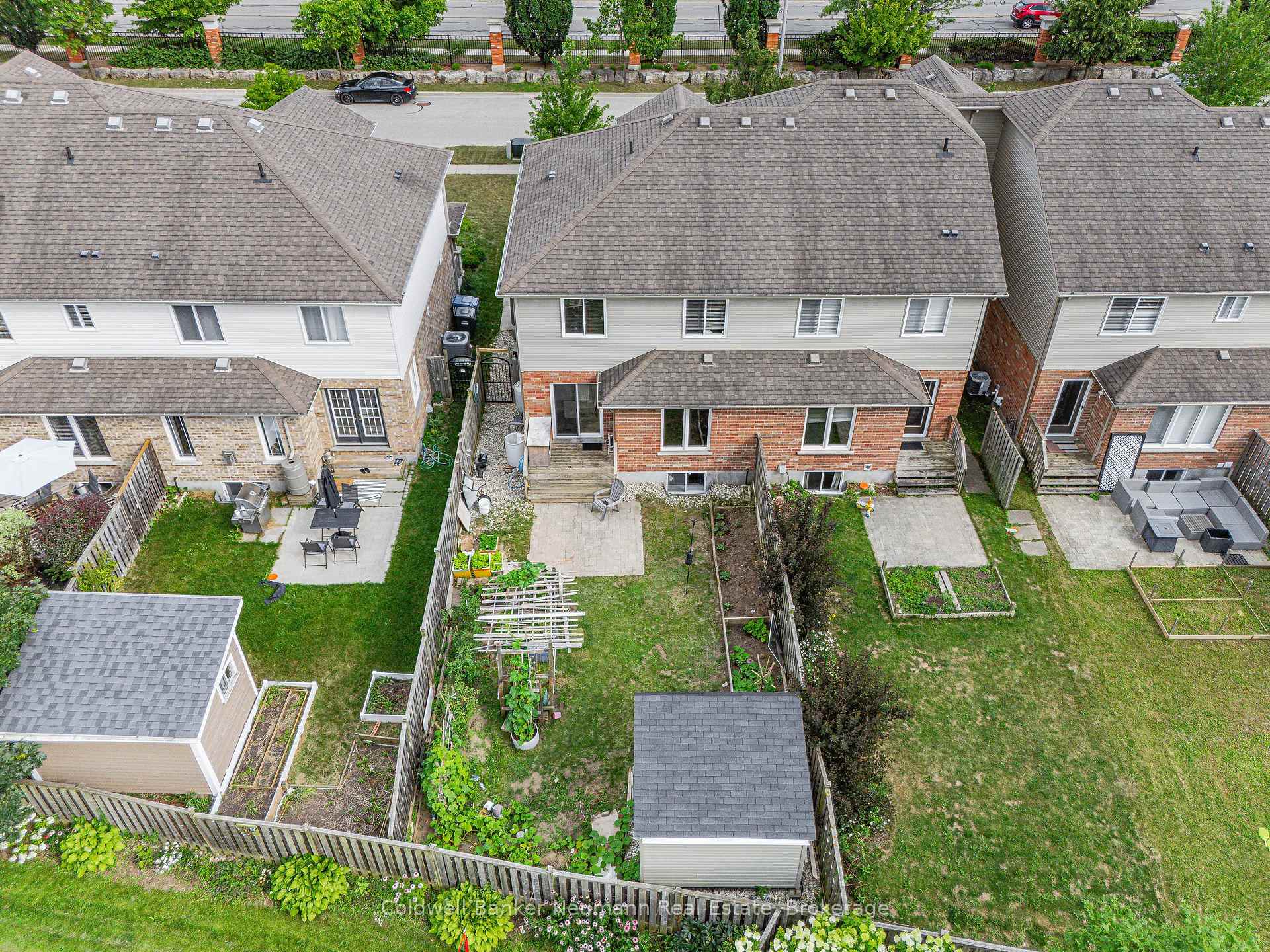 Photo 44 of 40 Laughland Lane, Guelph, Pineridge/Westminster Woods — HOMEH