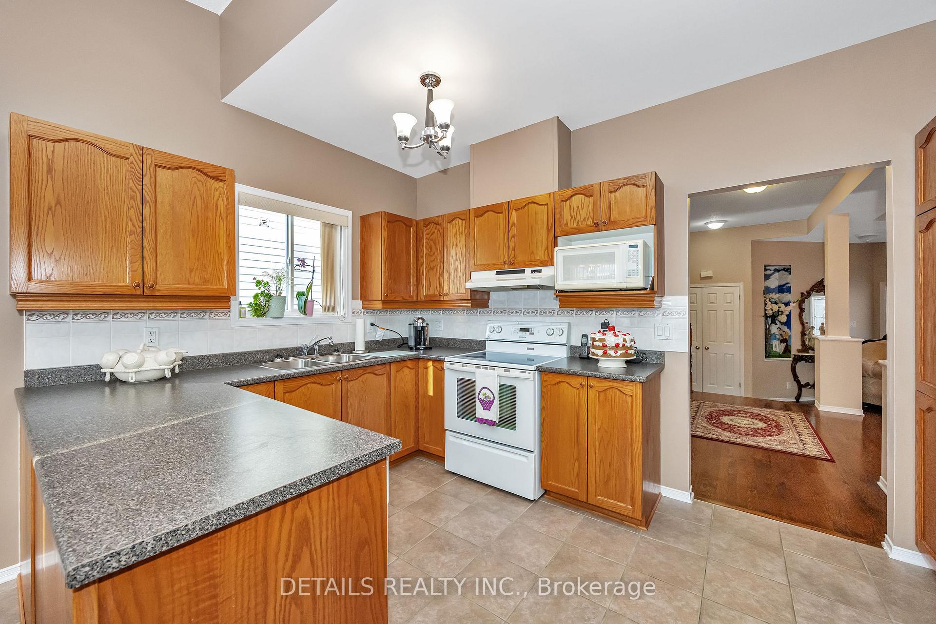 Photo 9 of 10 North Harrow Drive, Ottawa, Barrhaven - Longfields — HOMEH