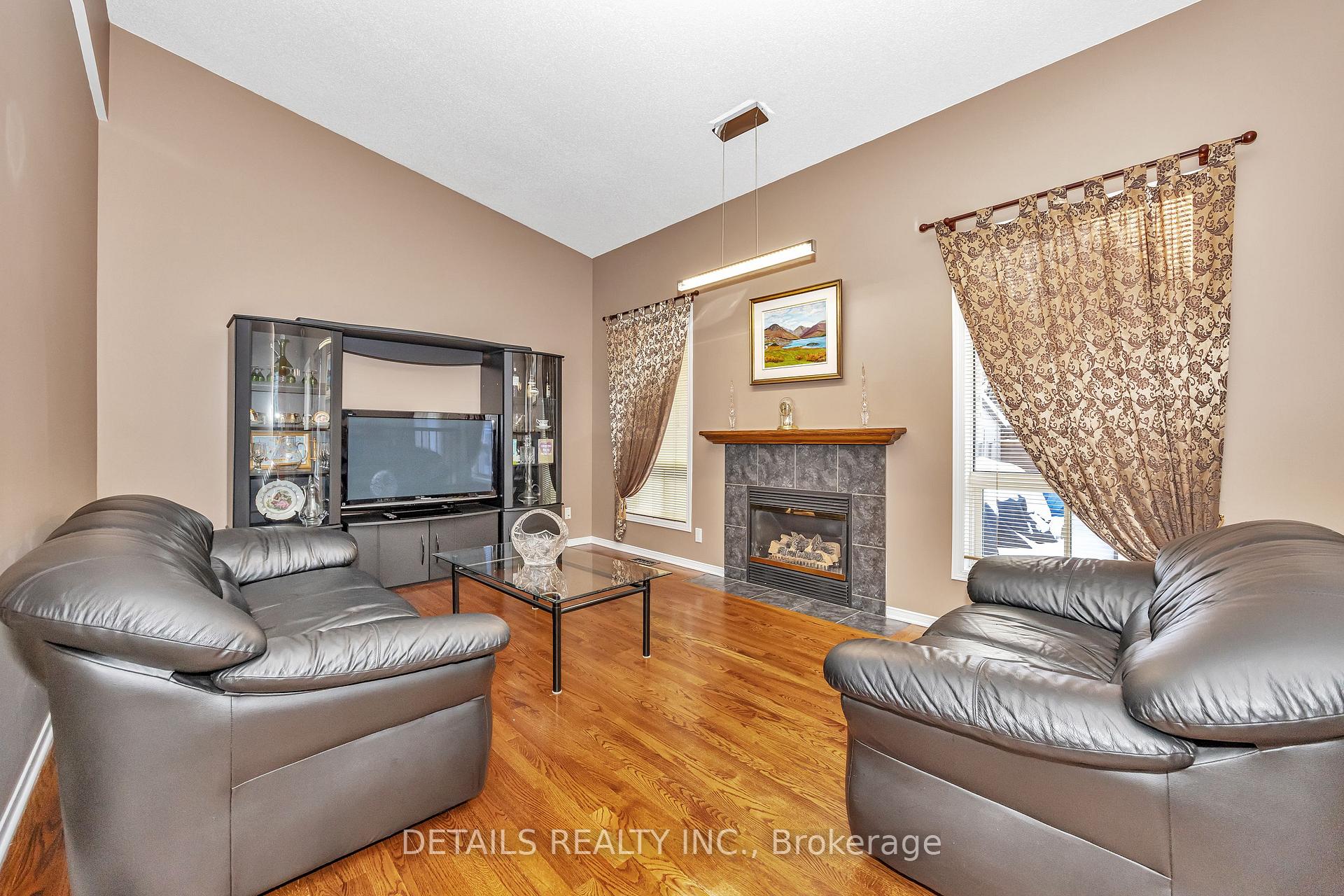 Photo 13 of 10 North Harrow Drive, Ottawa, Barrhaven - Longfields — HOMEH