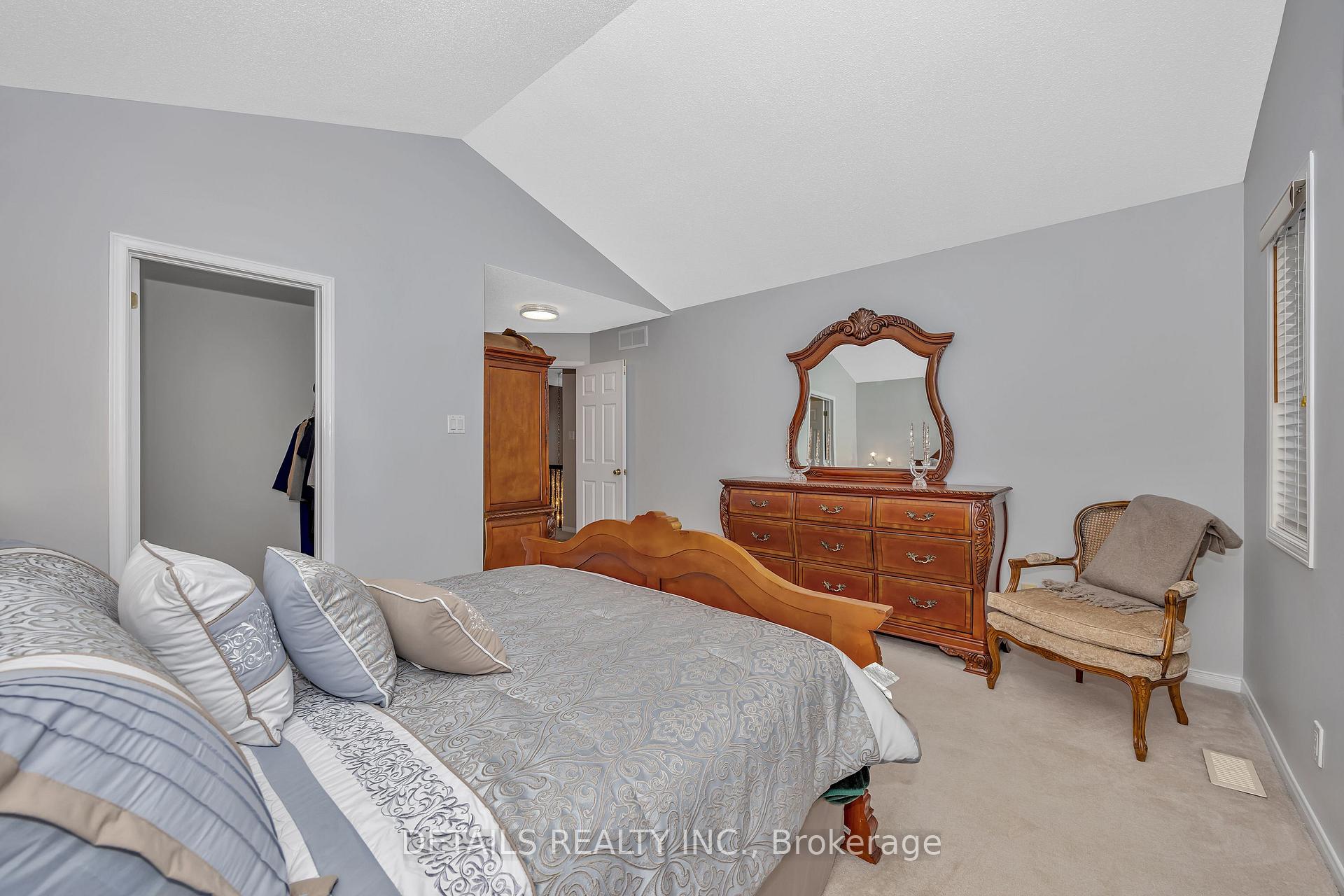 Photo 19 of 10 North Harrow Drive, Ottawa, Barrhaven - Longfields — HOMEH