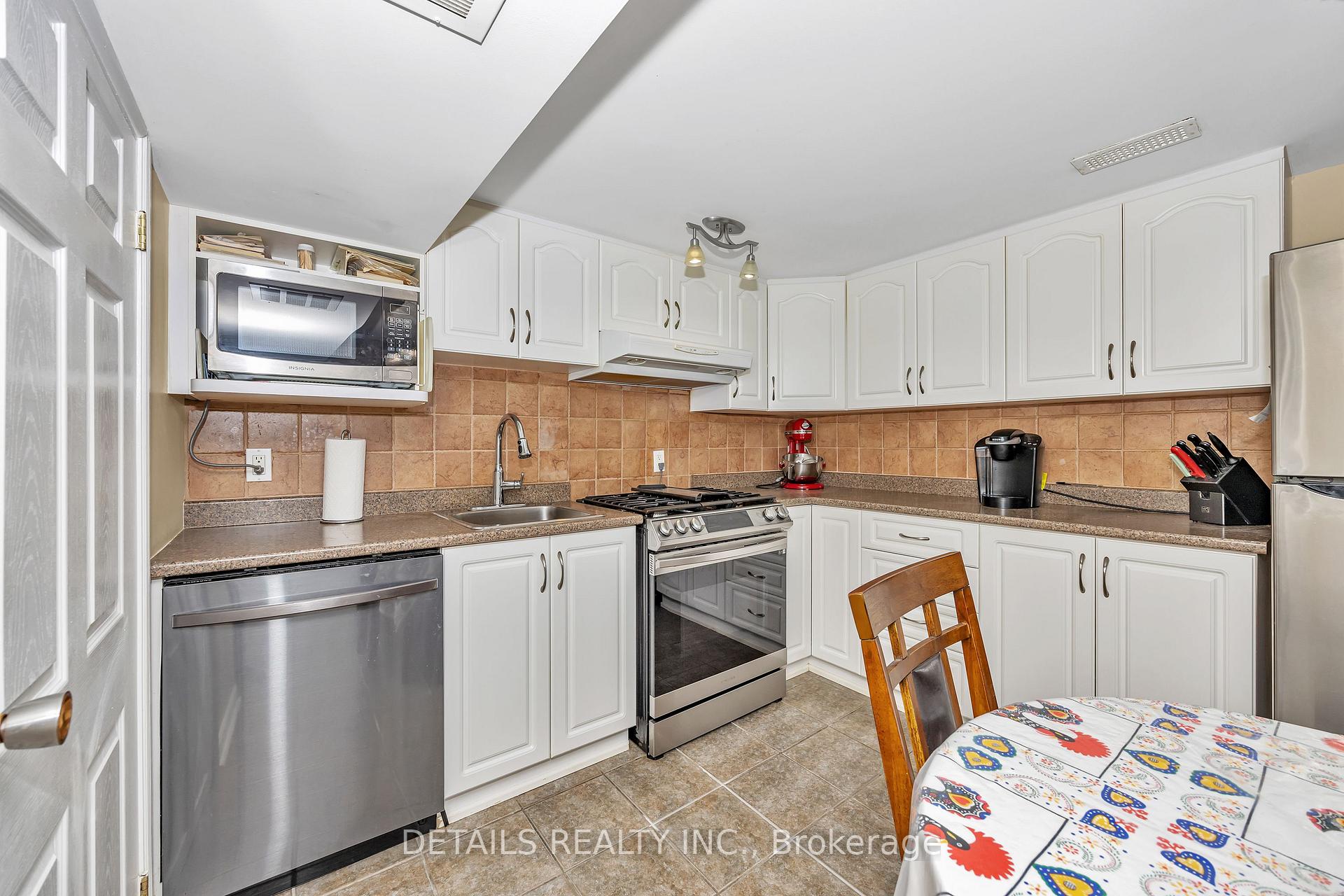 Photo 33 of 10 North Harrow Drive, Ottawa, Barrhaven - Longfields — HOMEH
