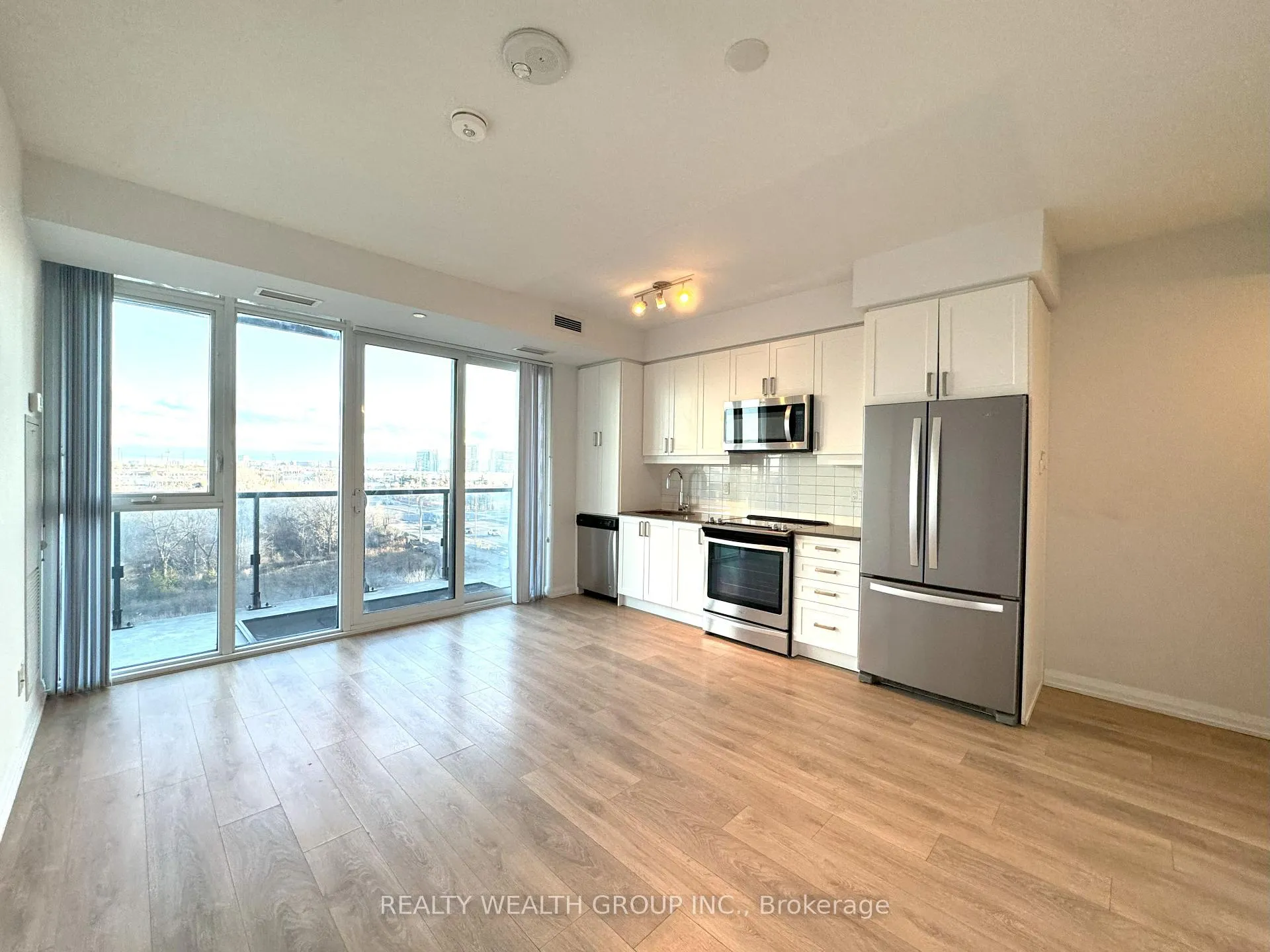 Photo 8 of Unit 504, 7895 Jane Street, Vaughan, Concord — HOMEH