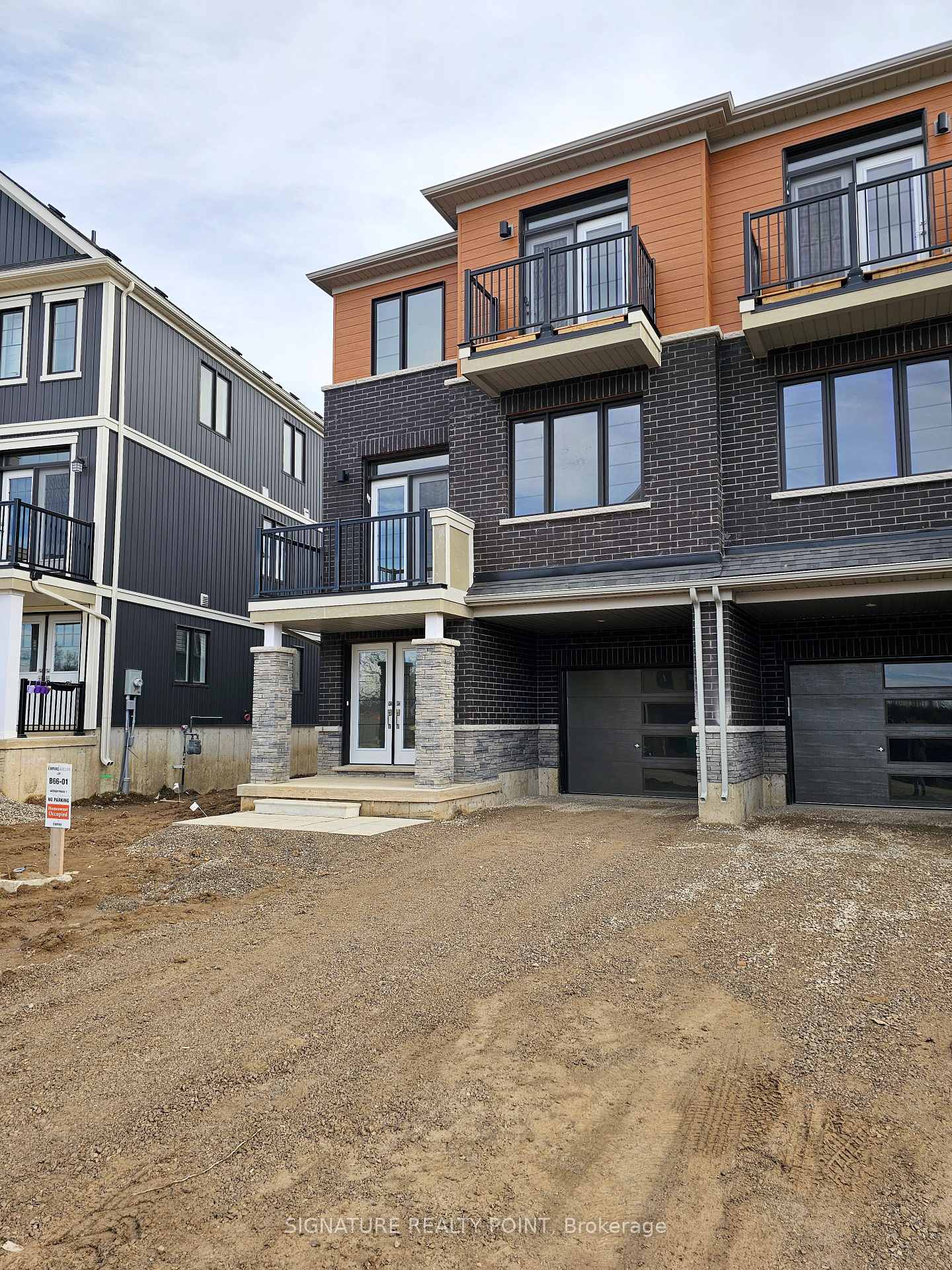 Photo 8 of 36 Norwich Crescent, Haldimand — HOMEH