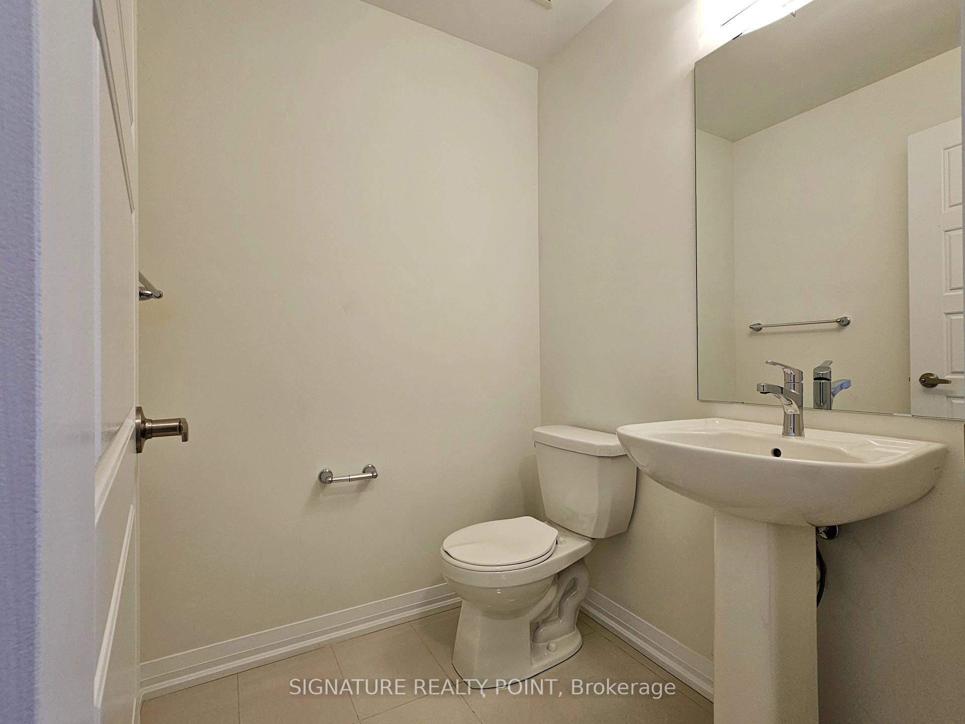 Photo 3 of 36 Norwich Crescent, Haldimand — HOMEH