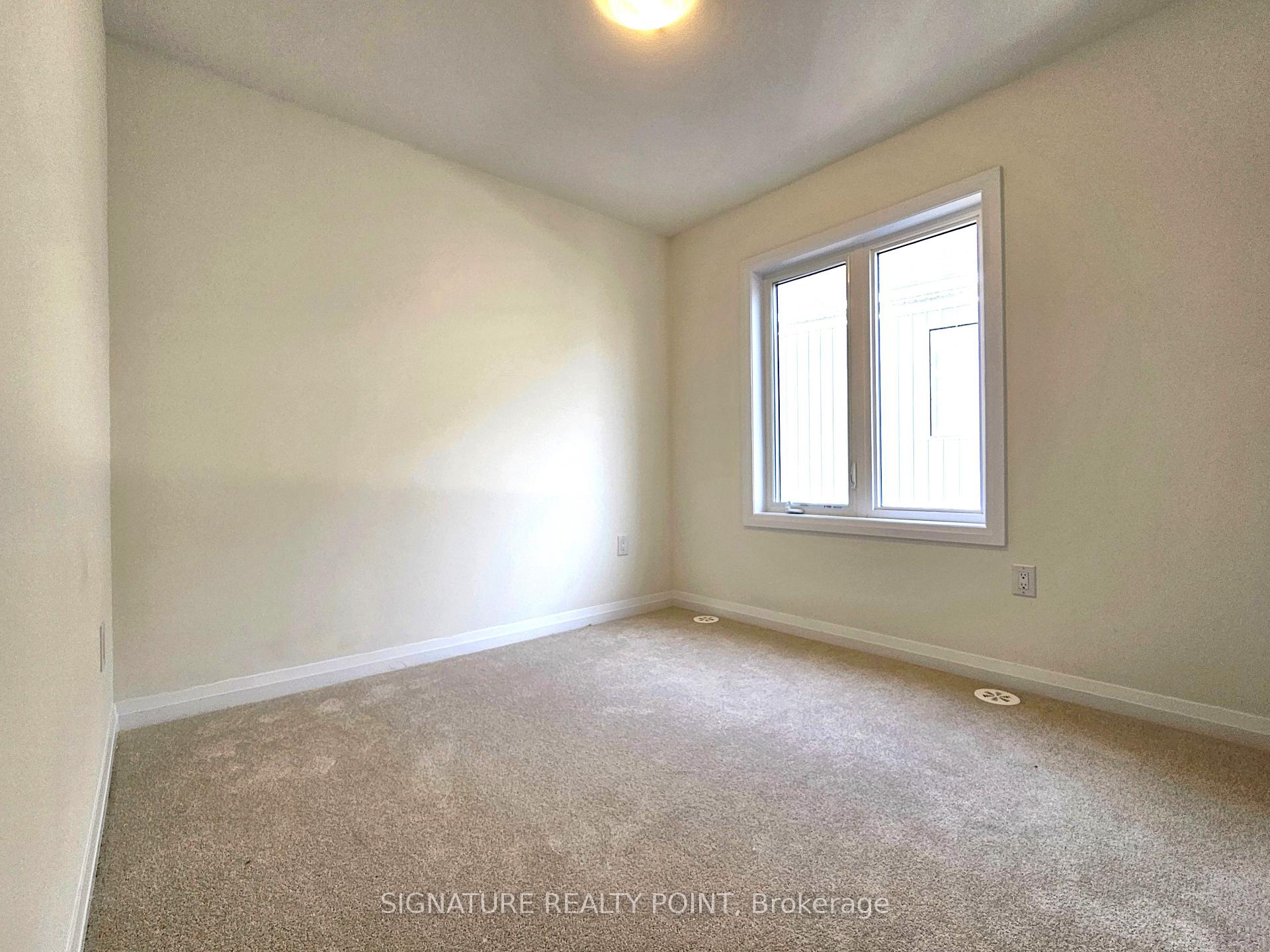 Photo 11 of 36 Norwich Crescent, Haldimand — HOMEH