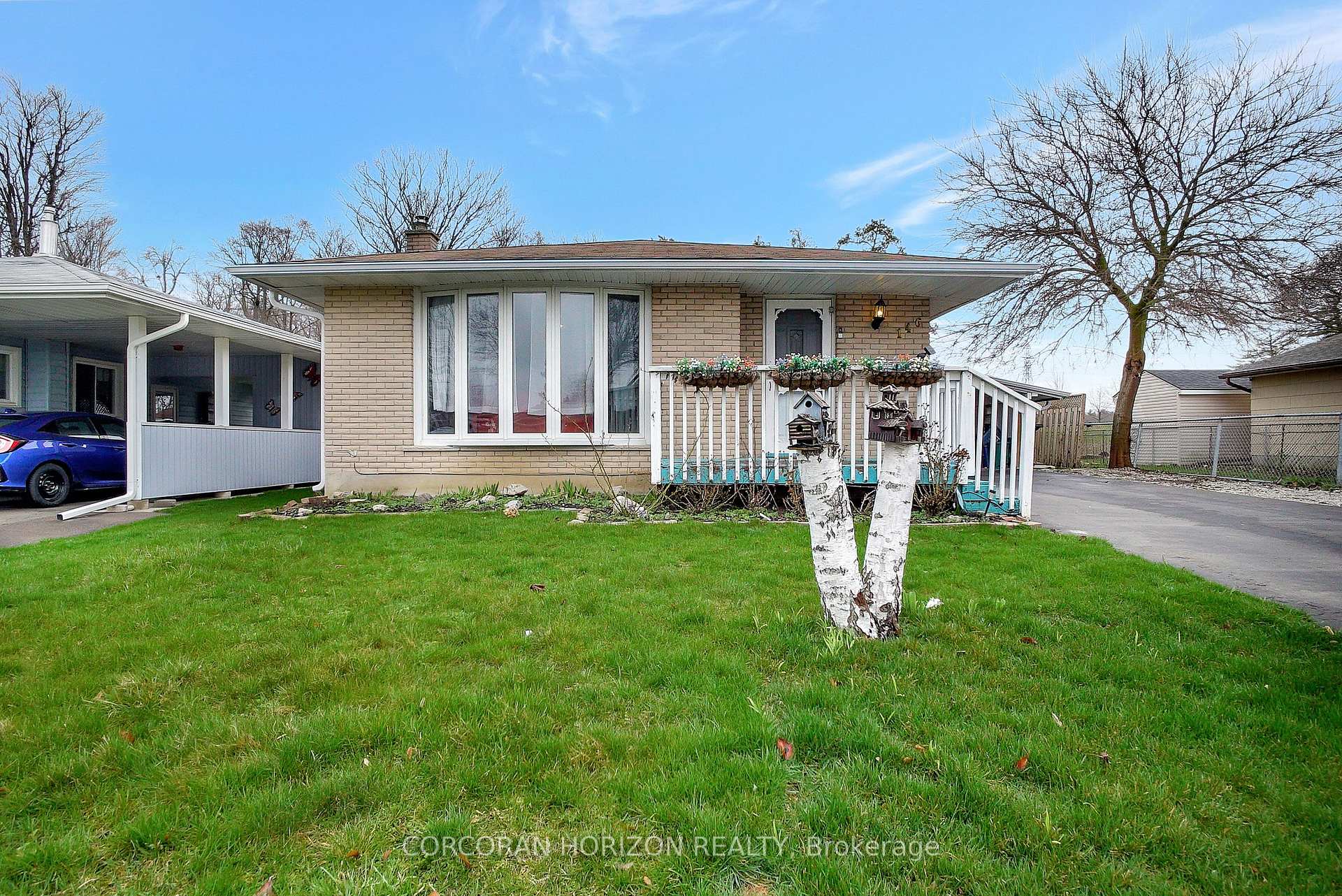 Front of Unit Bsmt, 146 Appalachian Crescent