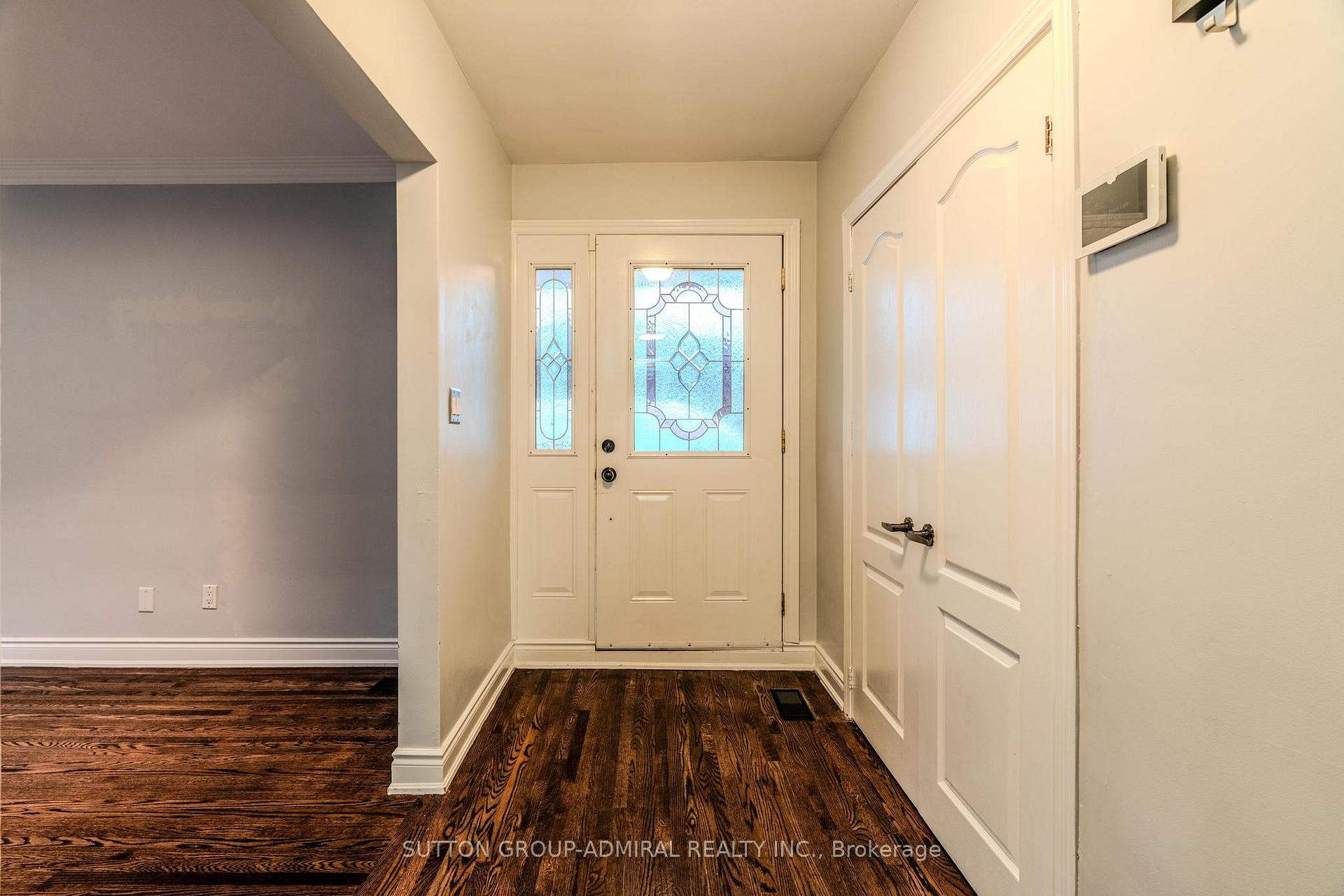 Photo 30 of 14 Fabian Place, Etobicoke, Humber Heights — HOMEH