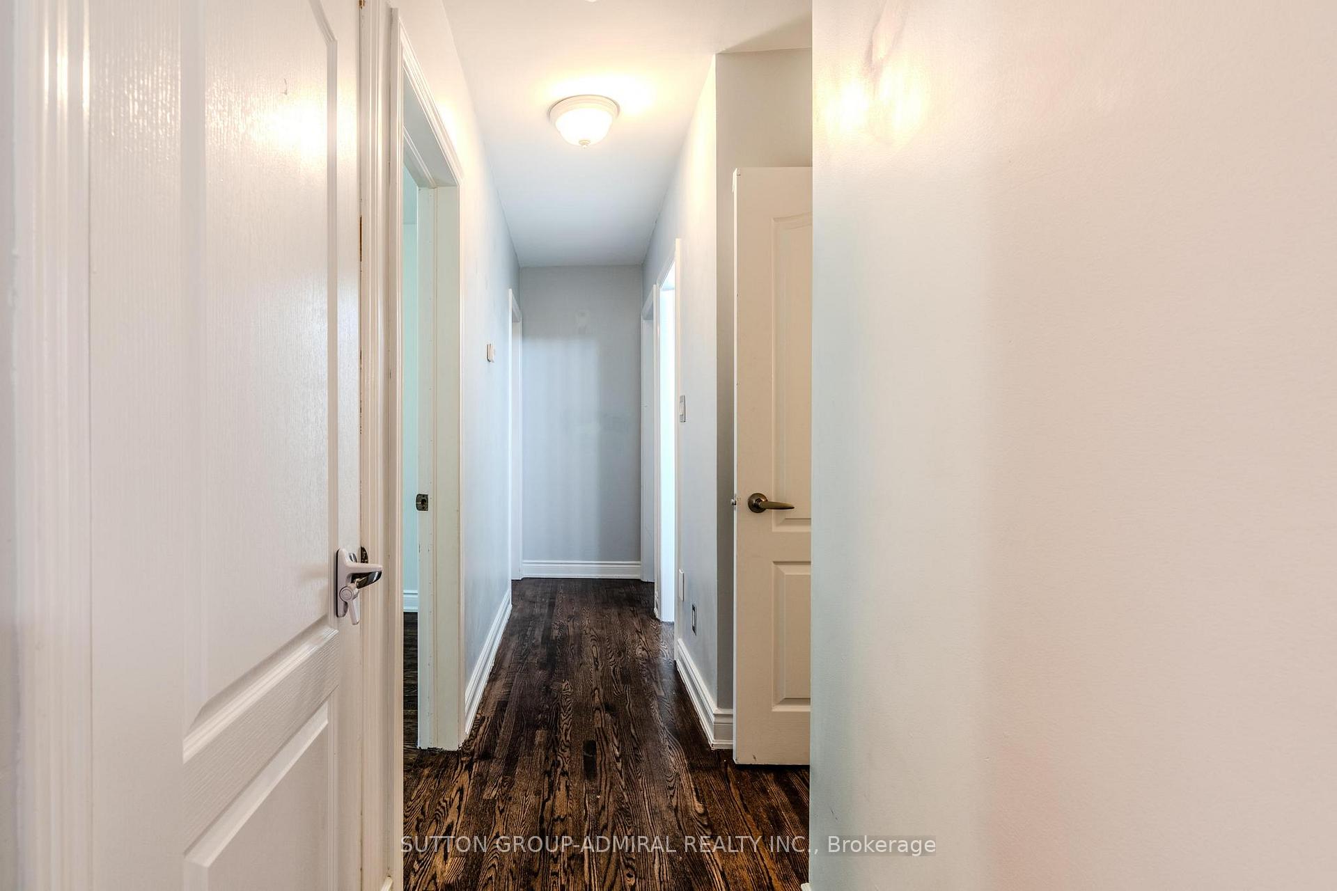 Photo 23 of 14 Fabian Place, Etobicoke, Humber Heights — HOMEH