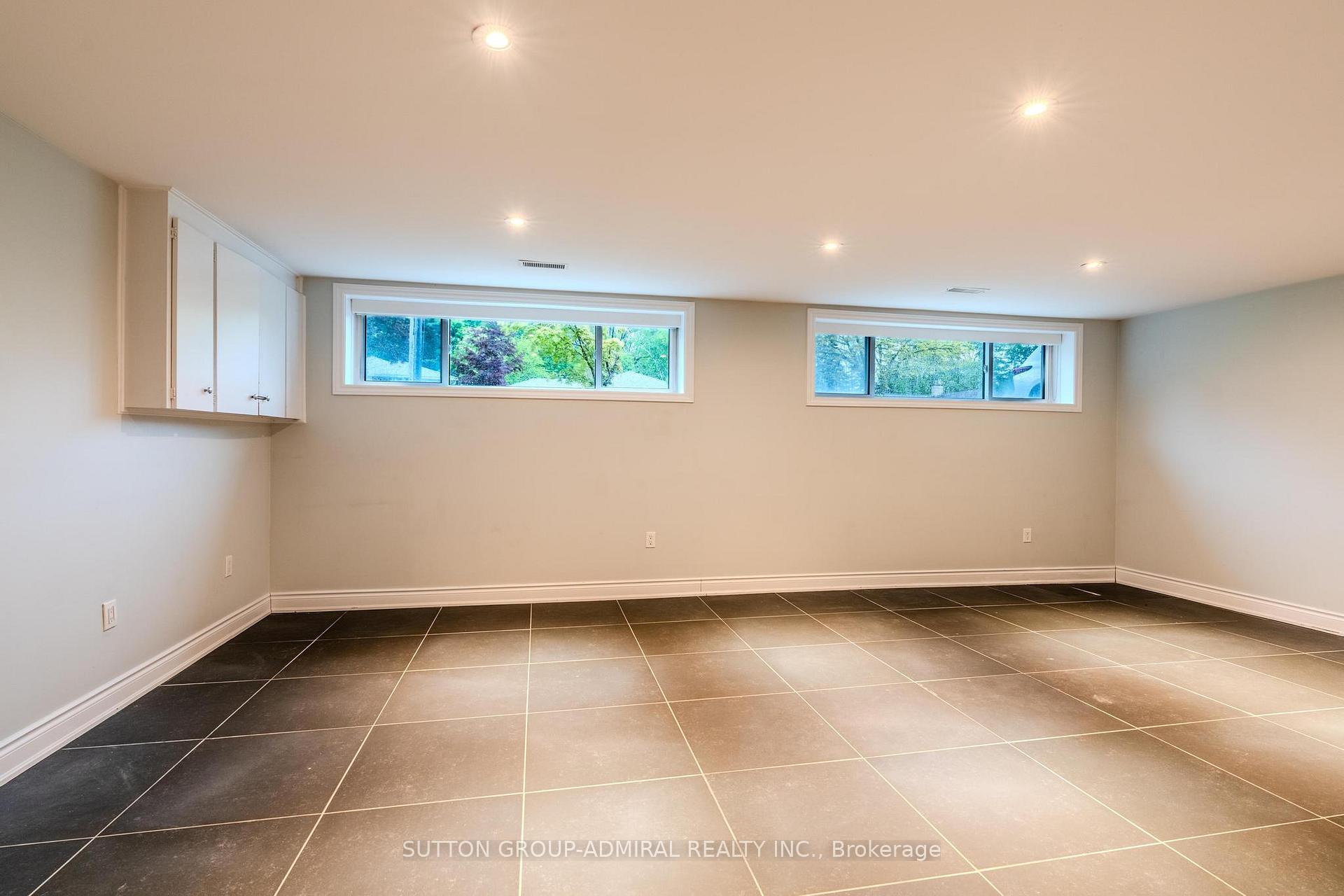 Photo 25 of 14 Fabian Place, Etobicoke, Humber Heights — HOMEH