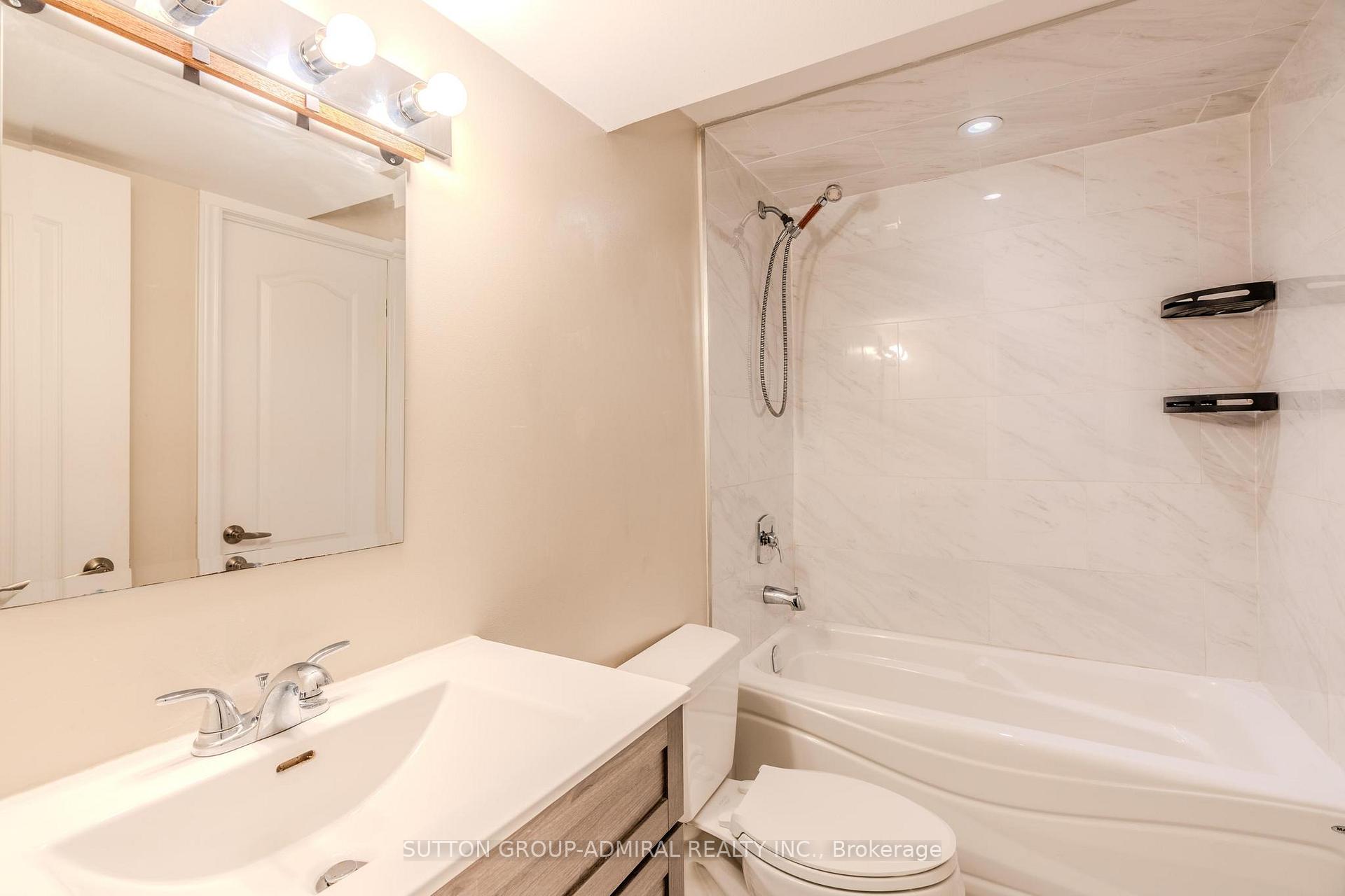 Photo 20 of 14 Fabian Place, Etobicoke, Humber Heights — HOMEH