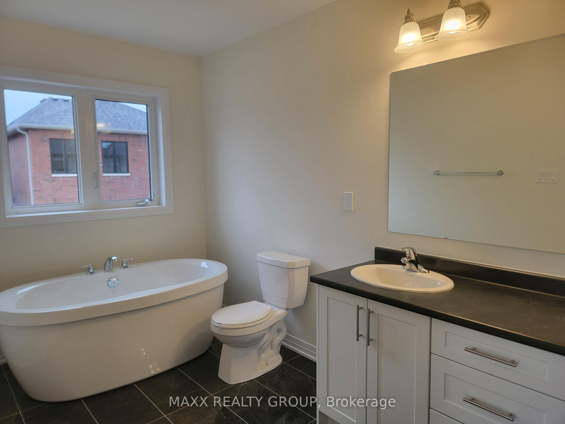 Photo 10 of 599 Windwood Drive NE, Hamilton, Binbrook — HOMEH