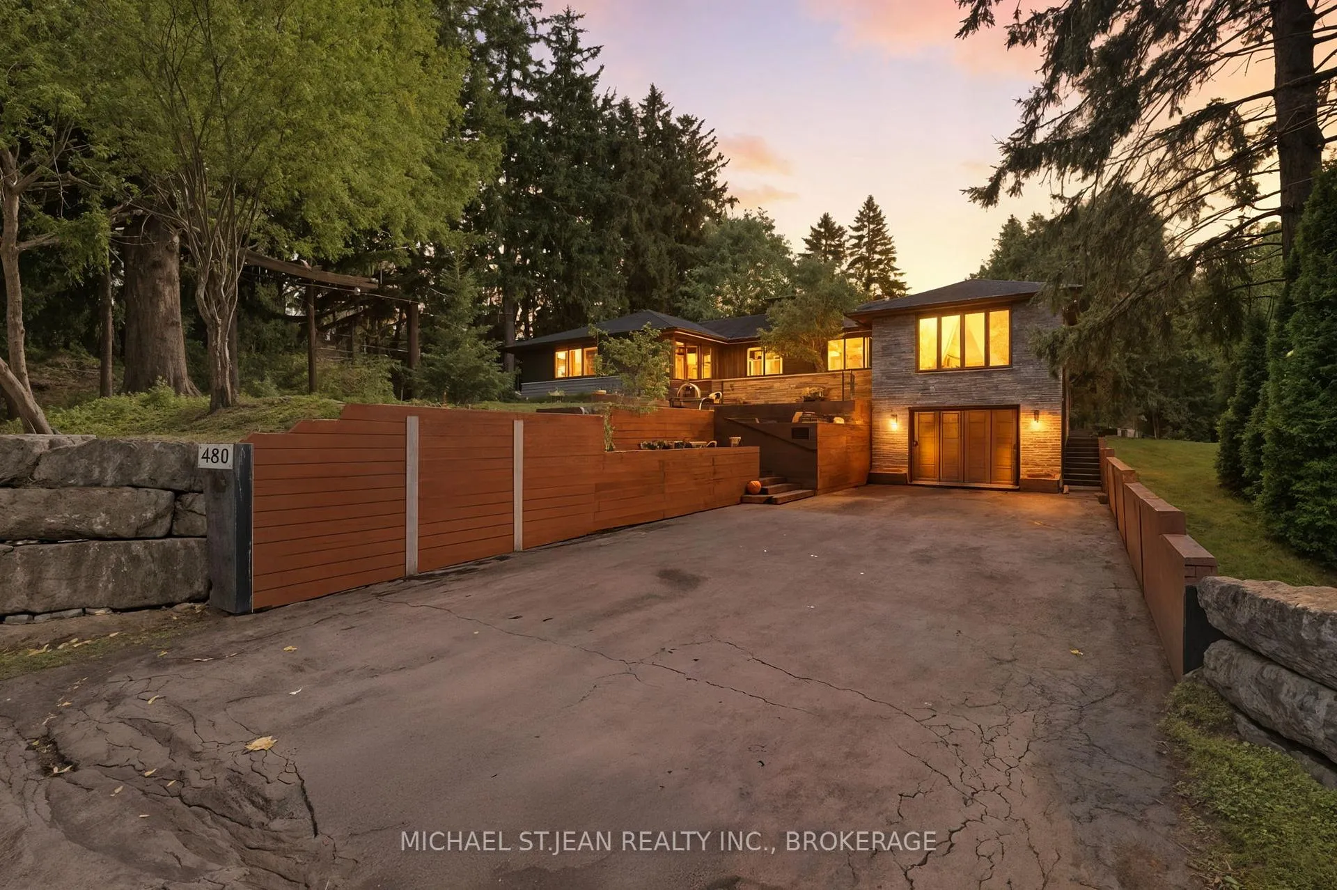 Photo 1 of 480 Golf Links Road, Hamilton, Ancaster — HOMEH