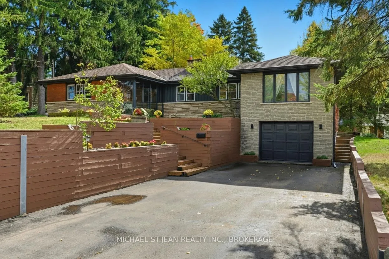Photo 2 of 480 Golf Links Road, Hamilton, Ancaster — HOMEH