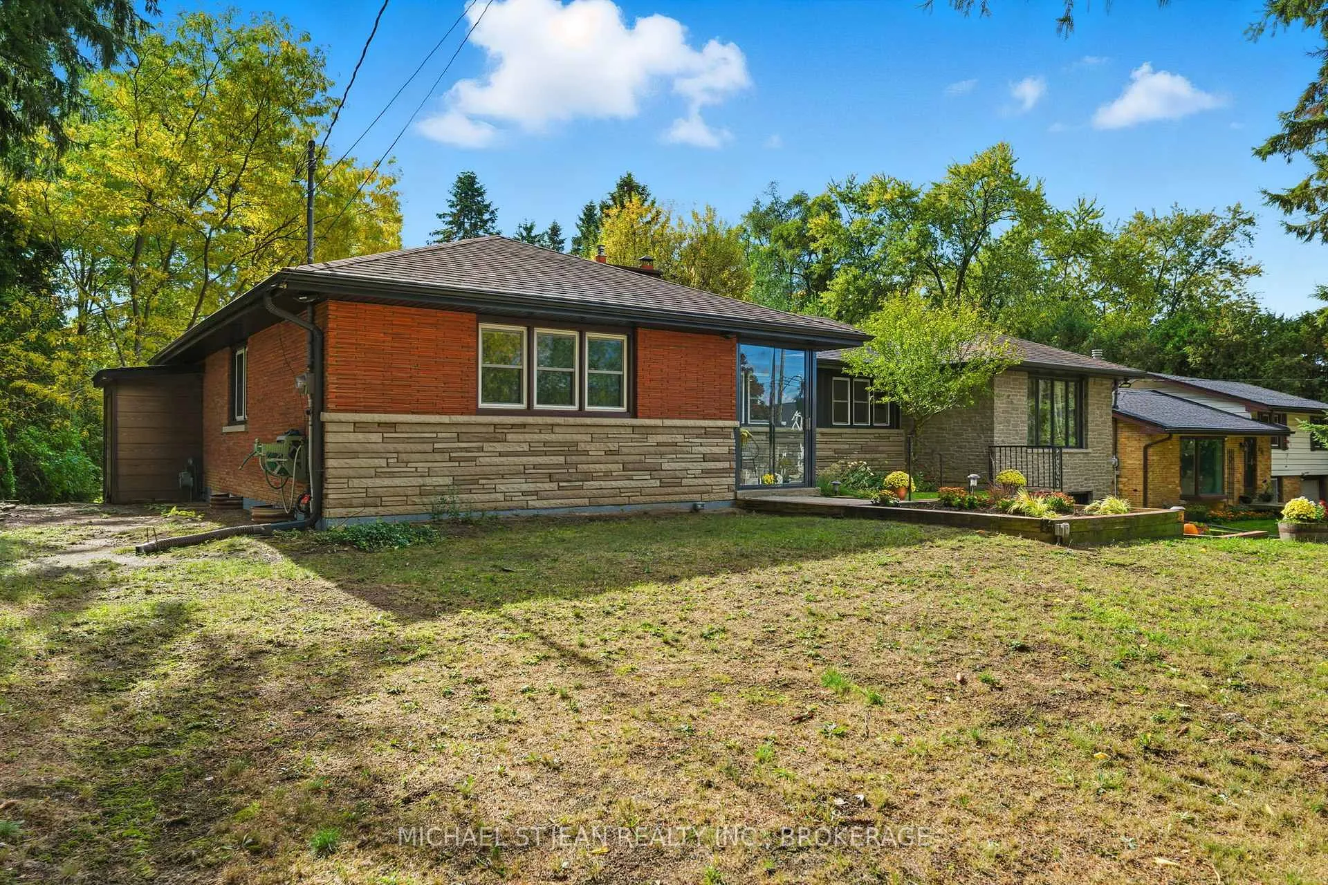 Photo 5 of 480 Golf Links Road, Hamilton, Ancaster — HOMEH