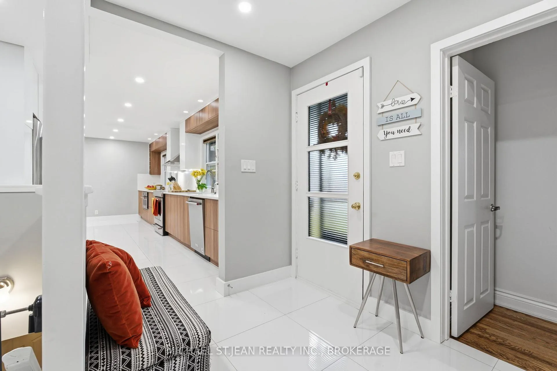 Photo 7 of 480 Golf Links Road, Hamilton, Ancaster — HOMEH