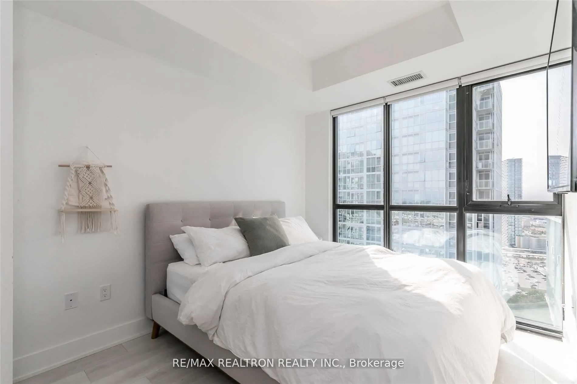 Photo 18 of Unit 3104, 2908 Highway 7, Vaughan, Concord — HOMEH