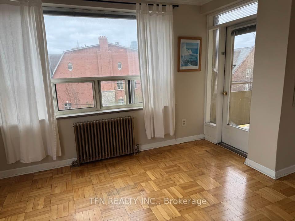 Photo 4 of Unit 203, 1112 Avenue Road, Toronto, Lawrence Park South — HOMEH