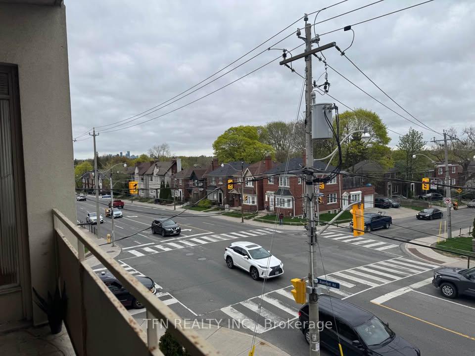 Photo 5 of Unit 203, 1112 Avenue Road, Toronto, Lawrence Park South — HOMEH