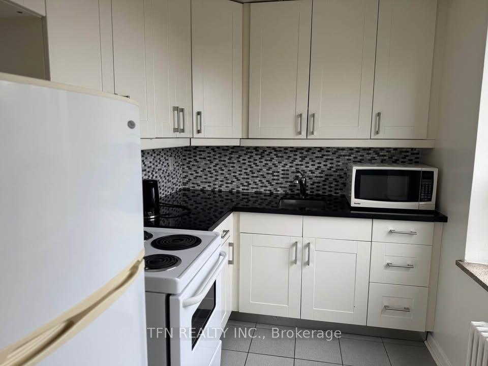 Photo 9 of Unit 203, 1112 Avenue Road, Toronto, Lawrence Park South — HOMEH