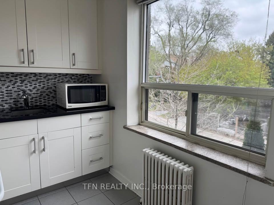 Photo 11 of Unit 203, 1112 Avenue Road, Toronto, Lawrence Park South — HOMEH