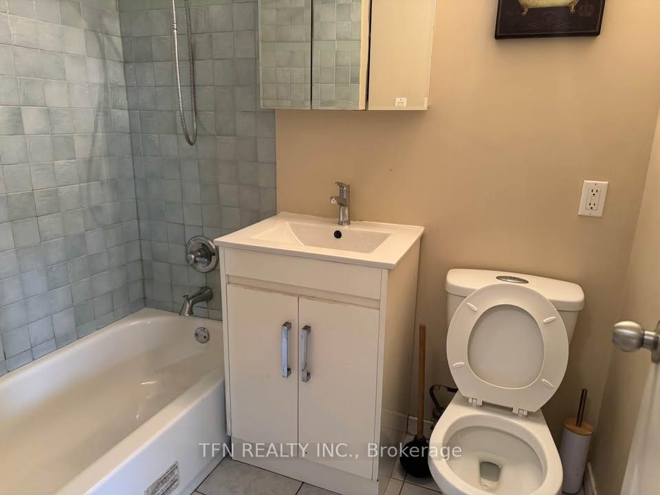 Photo 12 of Unit 203, 1112 Avenue Road, Toronto, Lawrence Park South — HOMEH