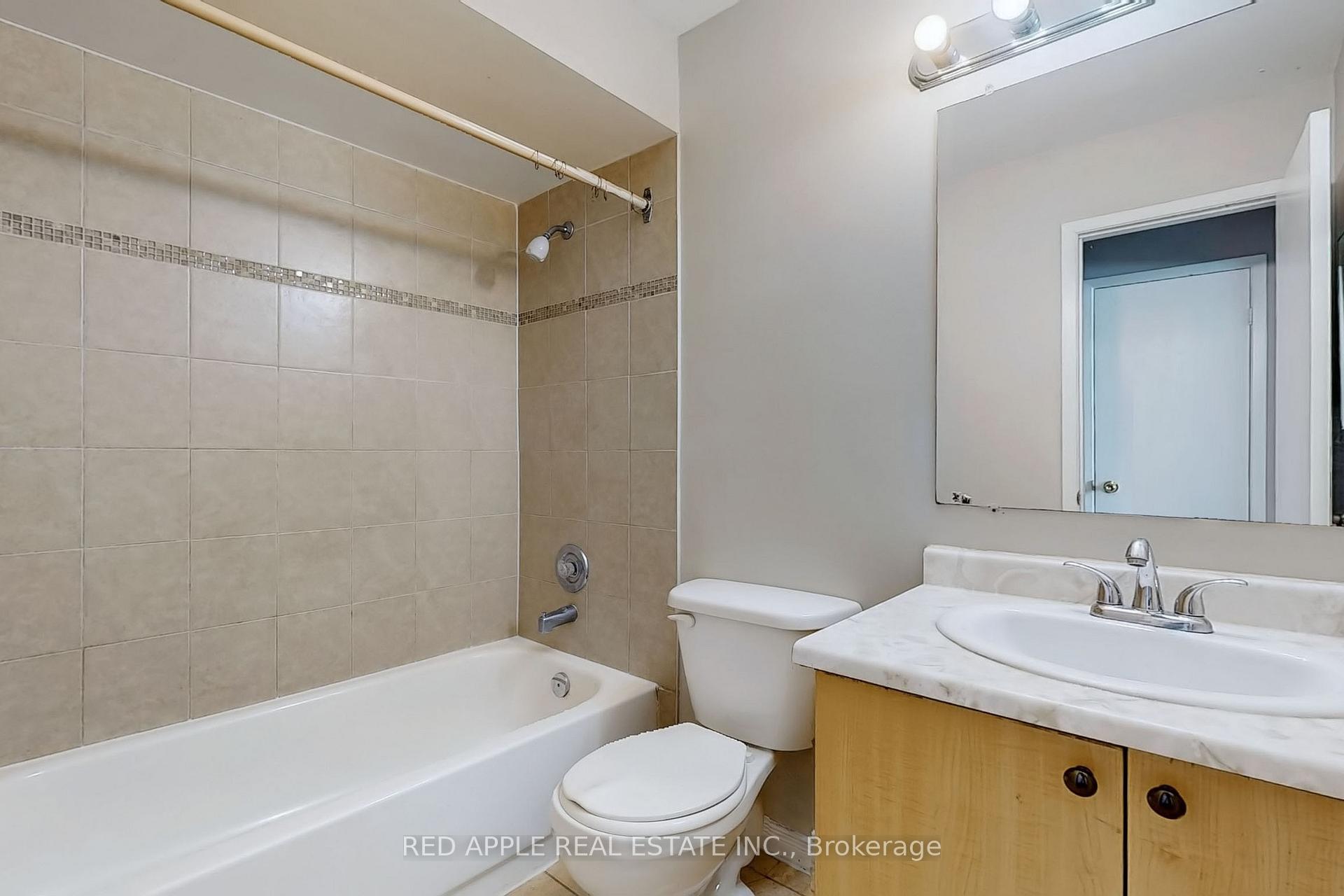 Photo 18 of Unit Upper, 50 Whitehaven Drive, Brampton, Heart Lake West — HOMEH