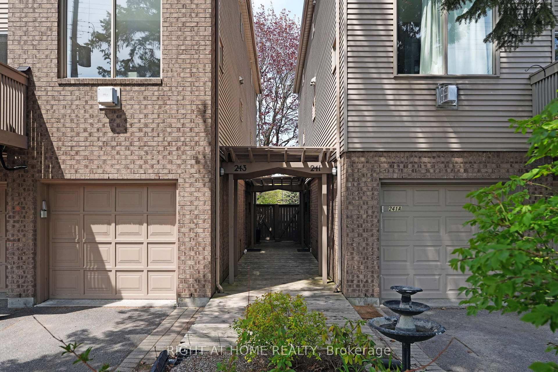 Photo 3 of 243B Sunnyside Avenue, Ottawa, Old Ottawa South — HOMEH