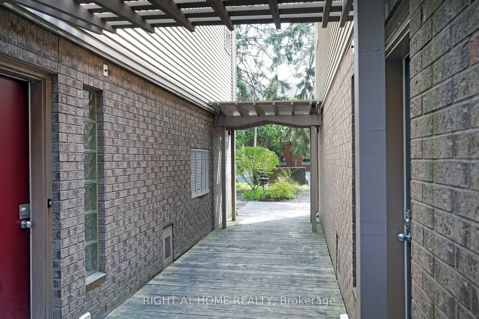 Photo 4 of 243B Sunnyside Avenue, Ottawa, Old Ottawa South — HOMEH