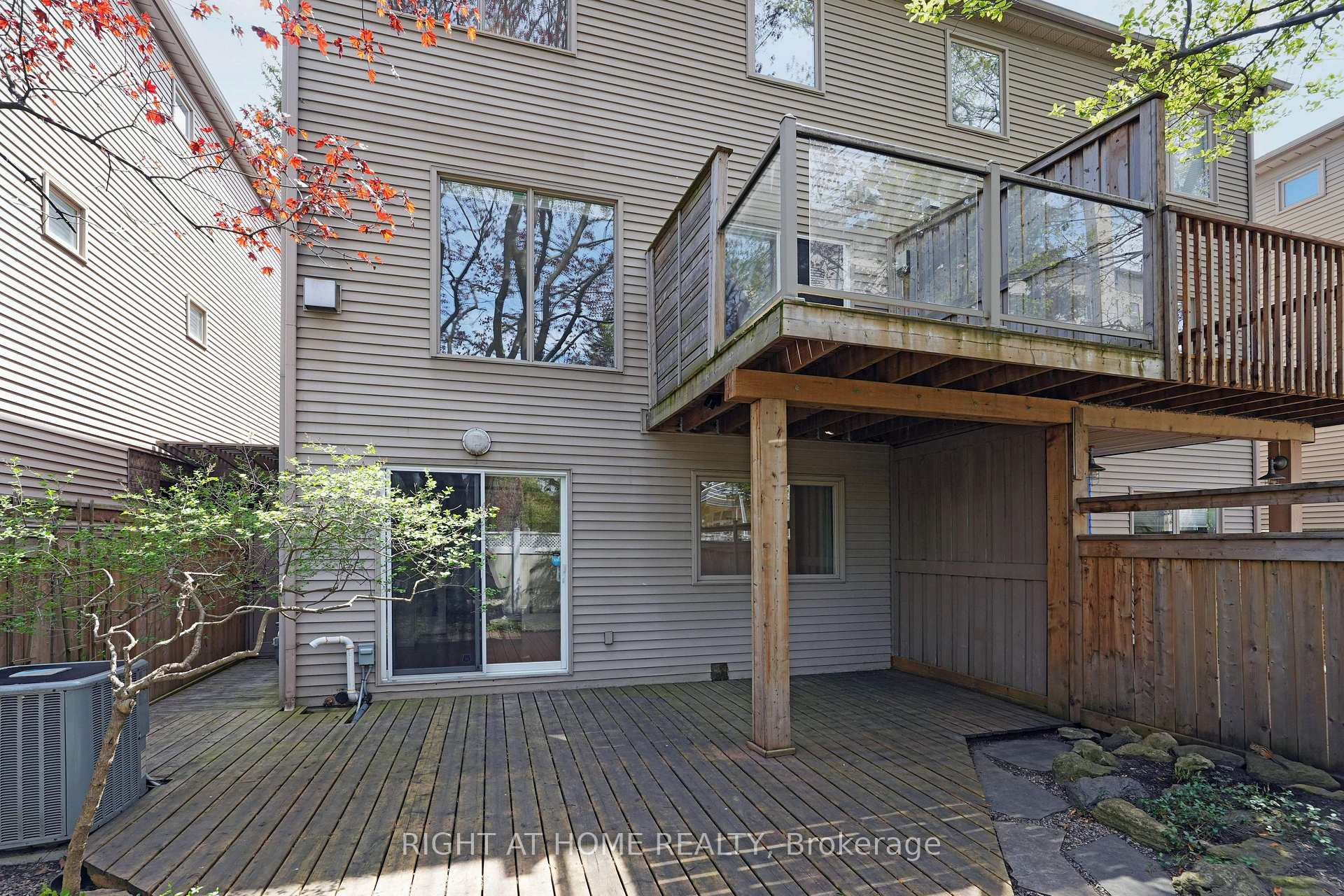 Photo 15 of 243B Sunnyside Avenue, Ottawa, Old Ottawa South — HOMEH