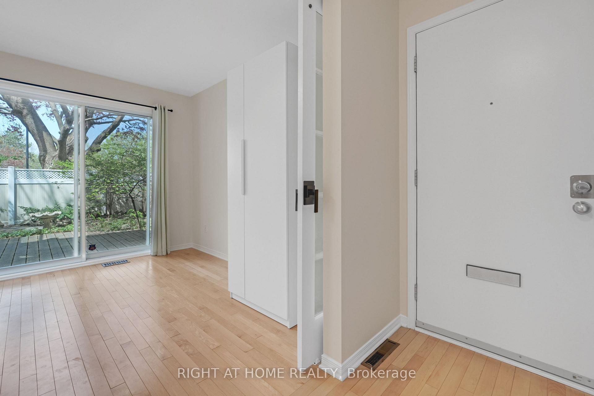 Photo 8 of 243B Sunnyside Avenue, Ottawa, Old Ottawa South — HOMEH