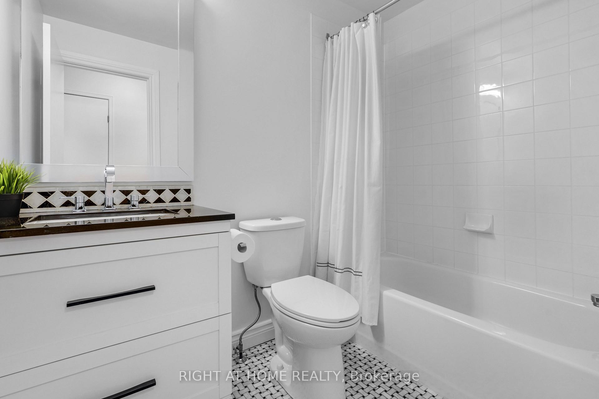 Photo 17 of 243B Sunnyside Avenue, Ottawa, Old Ottawa South — HOMEH