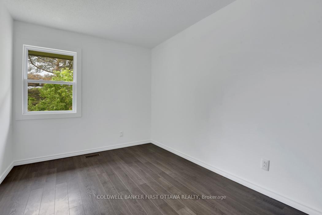 Photo 12 of 109 Penfield Drive, Ottawa, Kanata - Beaverbrook — HOMEH