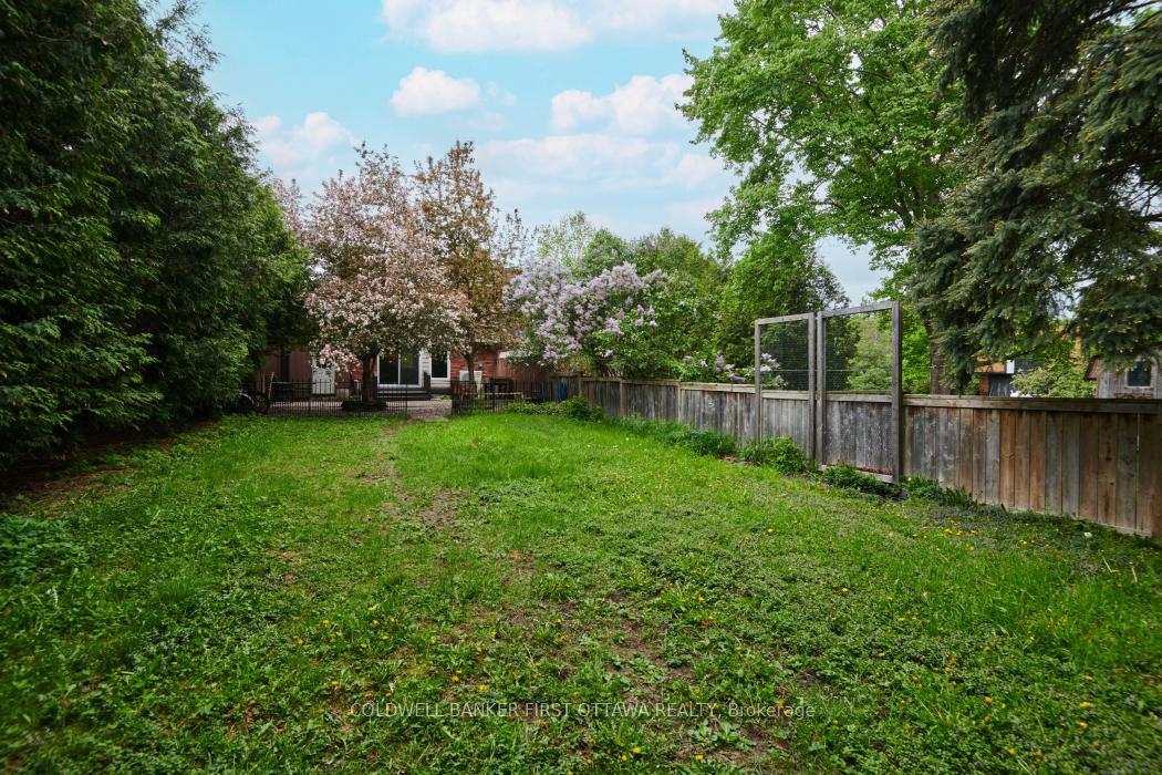 Photo 33 of 109 Penfield Drive, Ottawa, Kanata - Beaverbrook — HOMEH