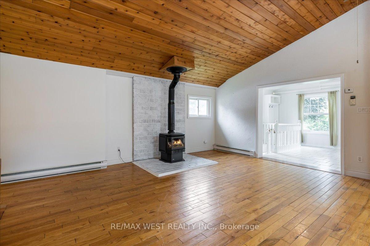 Photo 6 of 2053 25th Sideroad Road, Innisfil, Alcona — HOMEH