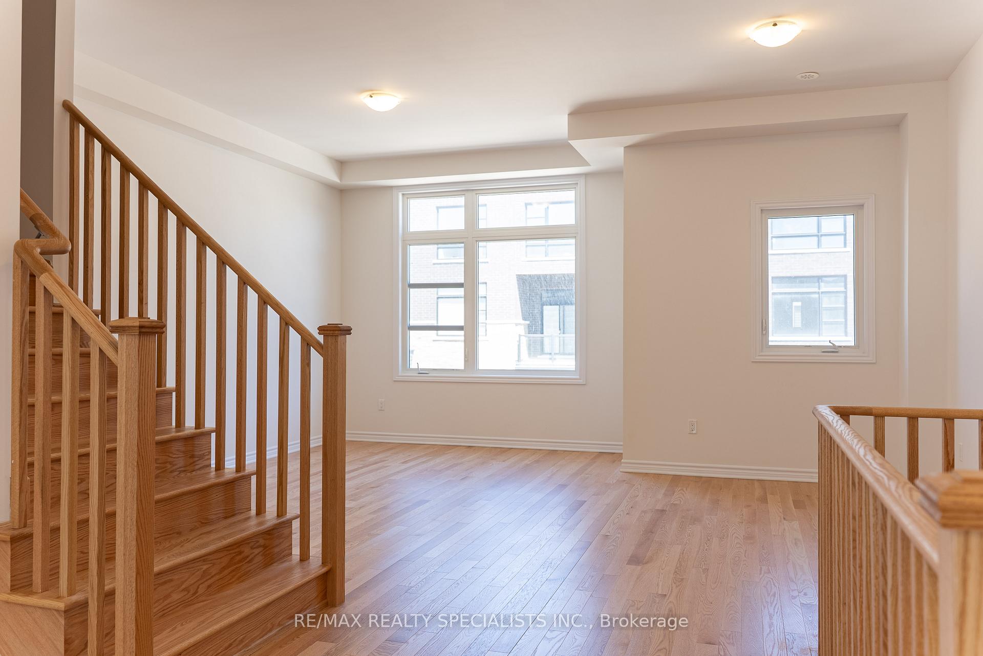 Photo 4 of 78 Paradox Street, Vaughan, Kleinburg — HOMEH