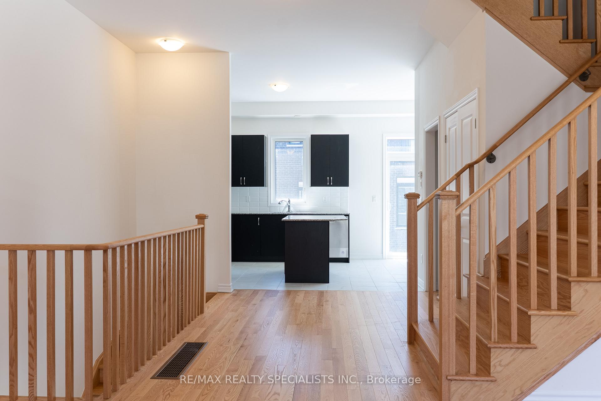 Photo 10 of 78 Paradox Street, Vaughan, Kleinburg — HOMEH
