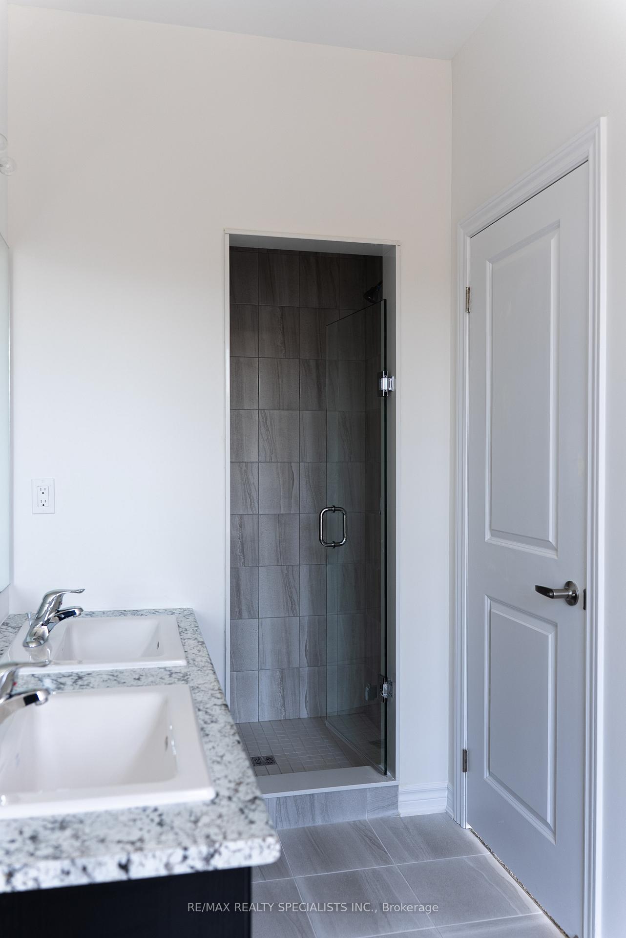 Photo 9 of 78 Paradox Street, Vaughan, Kleinburg — HOMEH