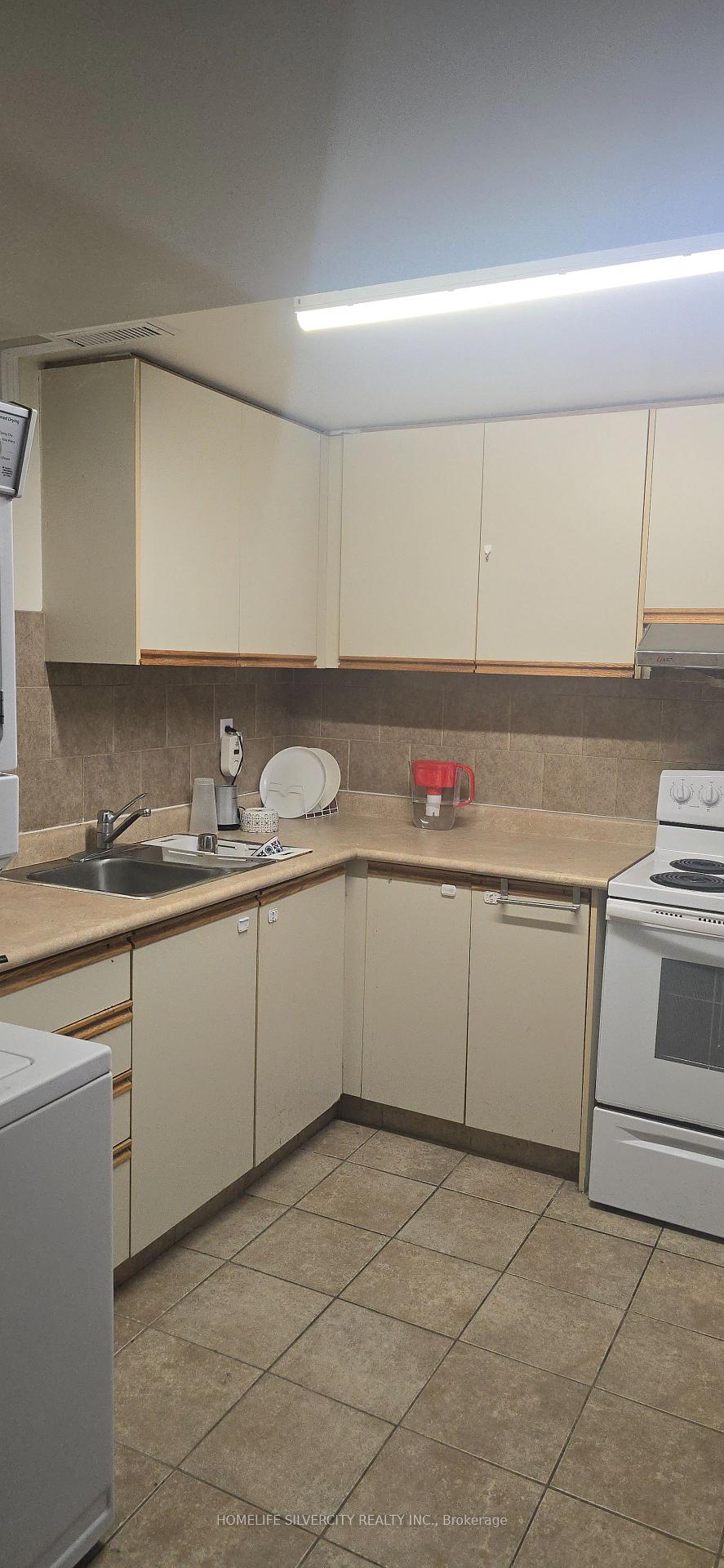 Photo 6 of Unit Bsmnt, 27 Silverthorne Road, Markham, Milliken Mills East — HOMEH