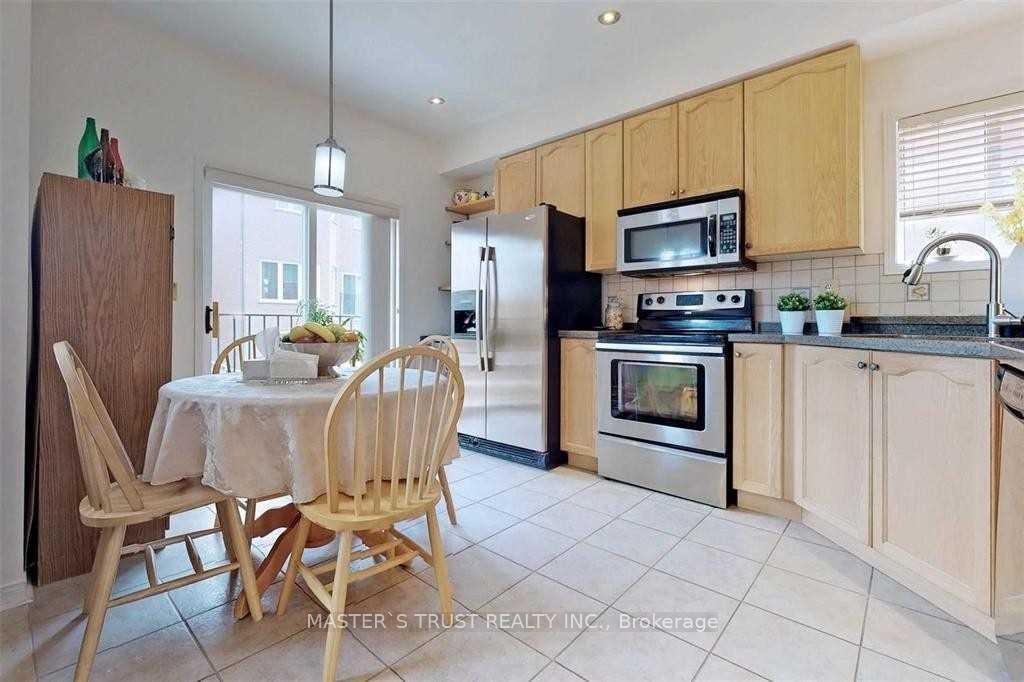Photo 5 of 19 Henrietta Street W, Markham, Berczy — HOMEH