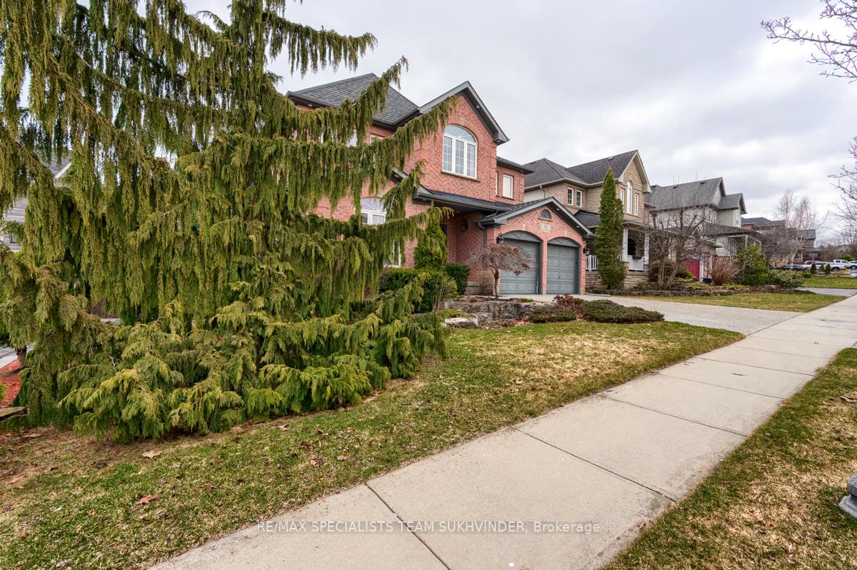 Photo 4 of 30 Winding Wood Crescent, Kitchener — HOMEH