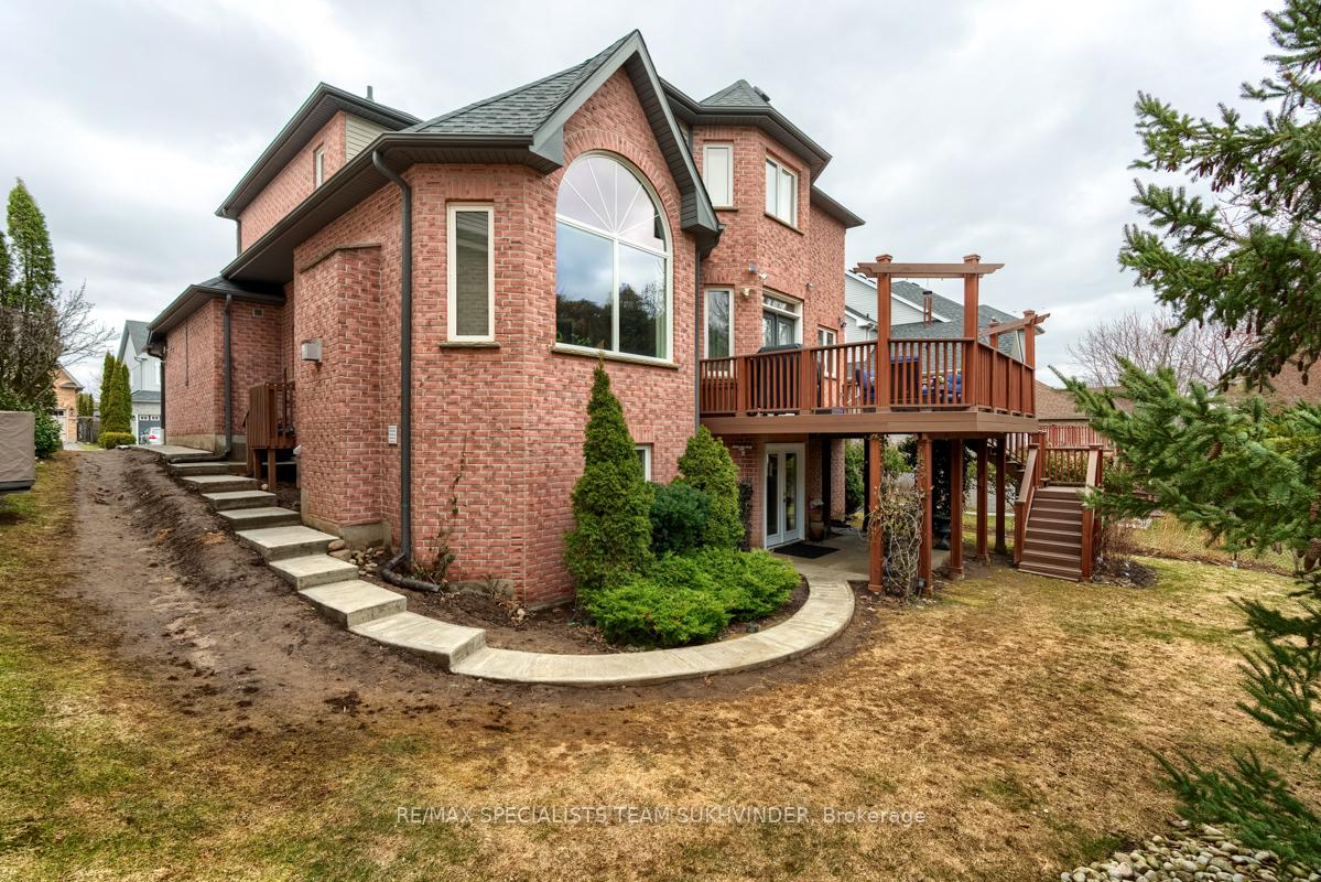 Photo 8 of 30 Winding Wood Crescent, Kitchener — HOMEH
