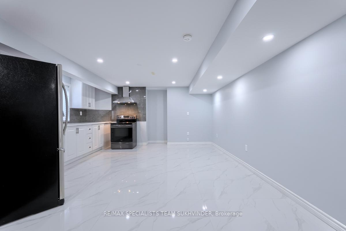 Photo 32 of 30 Winding Wood Crescent, Kitchener — HOMEH